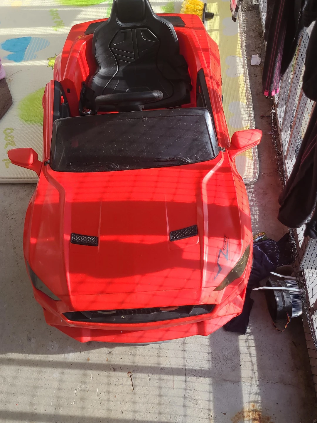 Red Ride-On Sports Car for Kids - photo 2