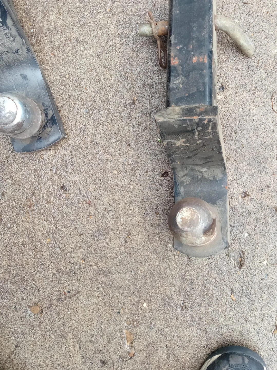 Towing Hitch Receiver and Ball Mount