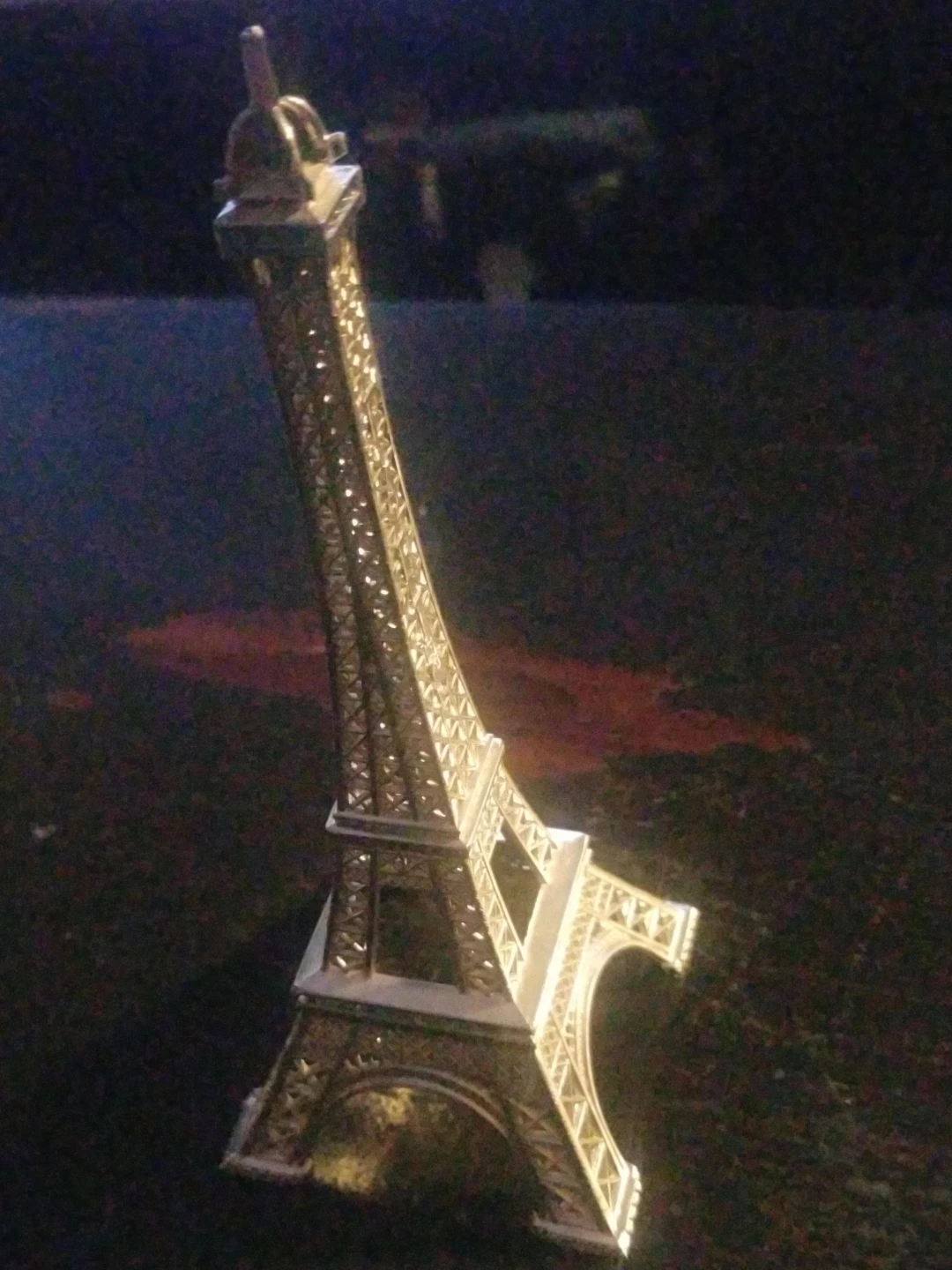 Eiffel Tower metal decorative figurine