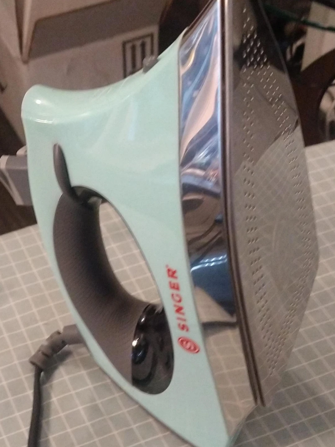 Singer Steam Iron - Mint Green