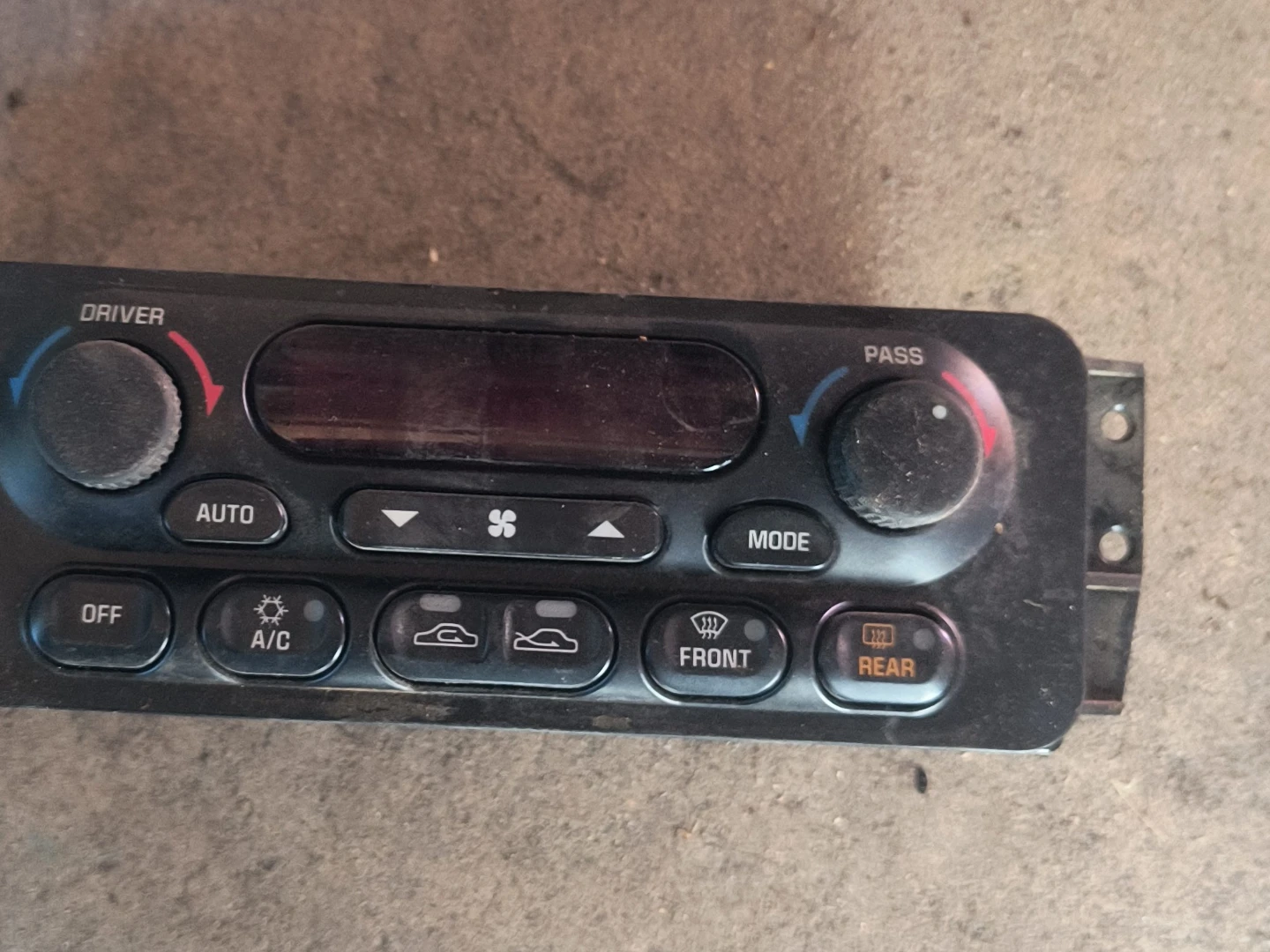 2000 Oldsmobile intrigue Climate Control Module