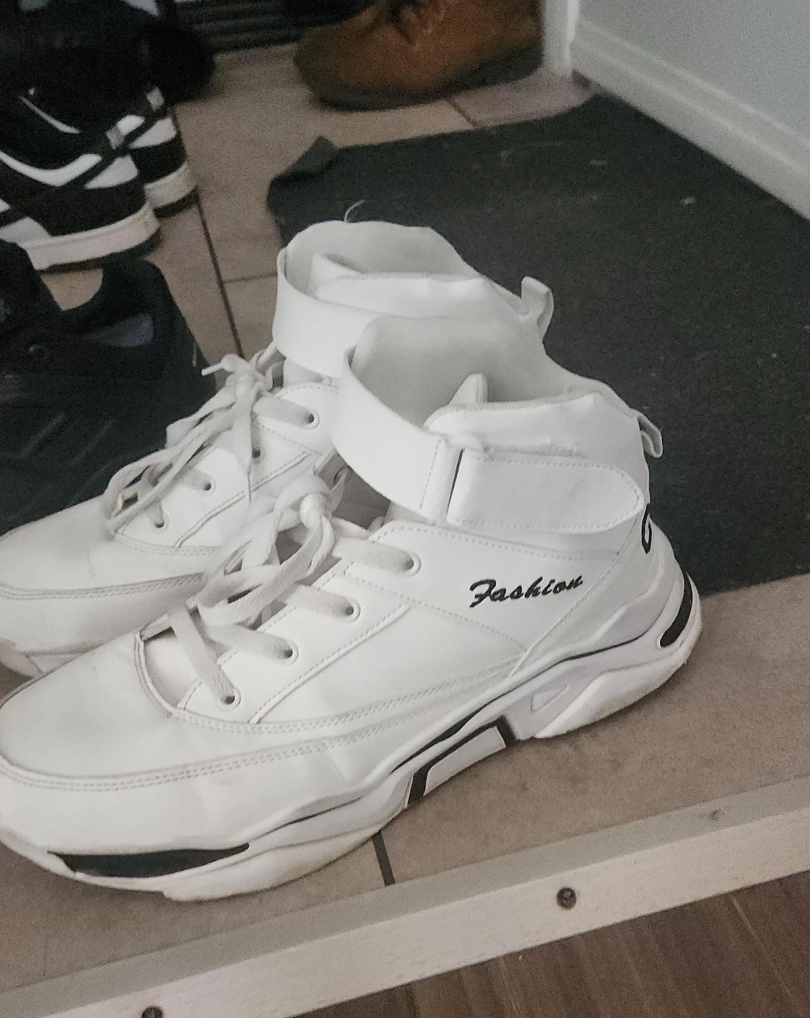 White Fashion High-Top Sneakers
