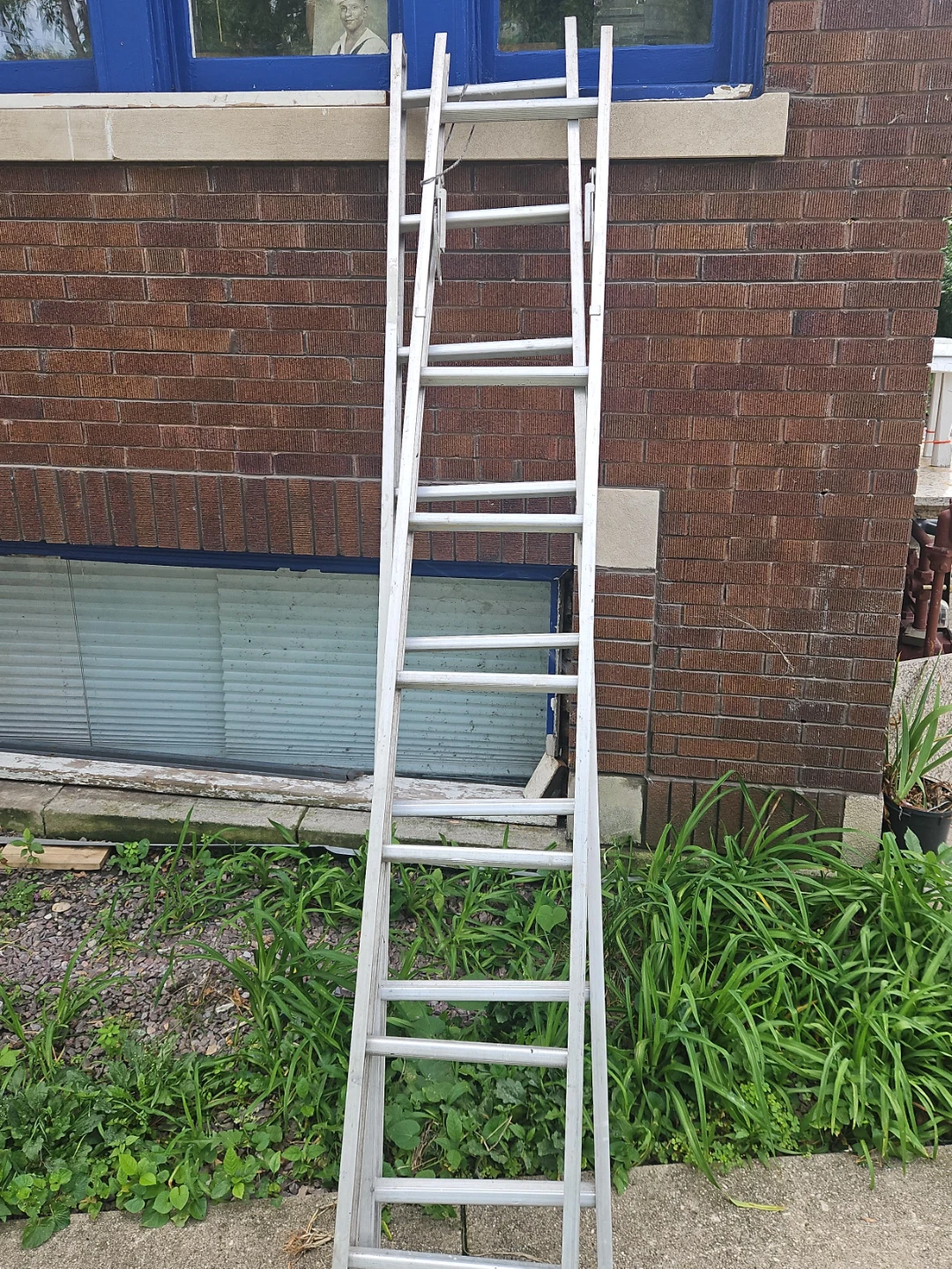 Aluminum Extension Ladder