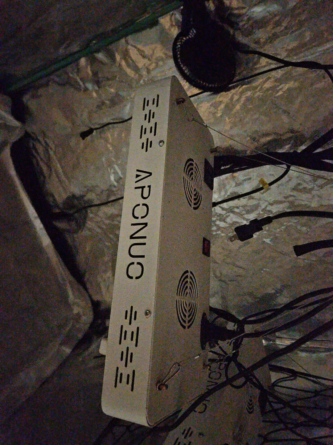 APONUC LED Grow Light