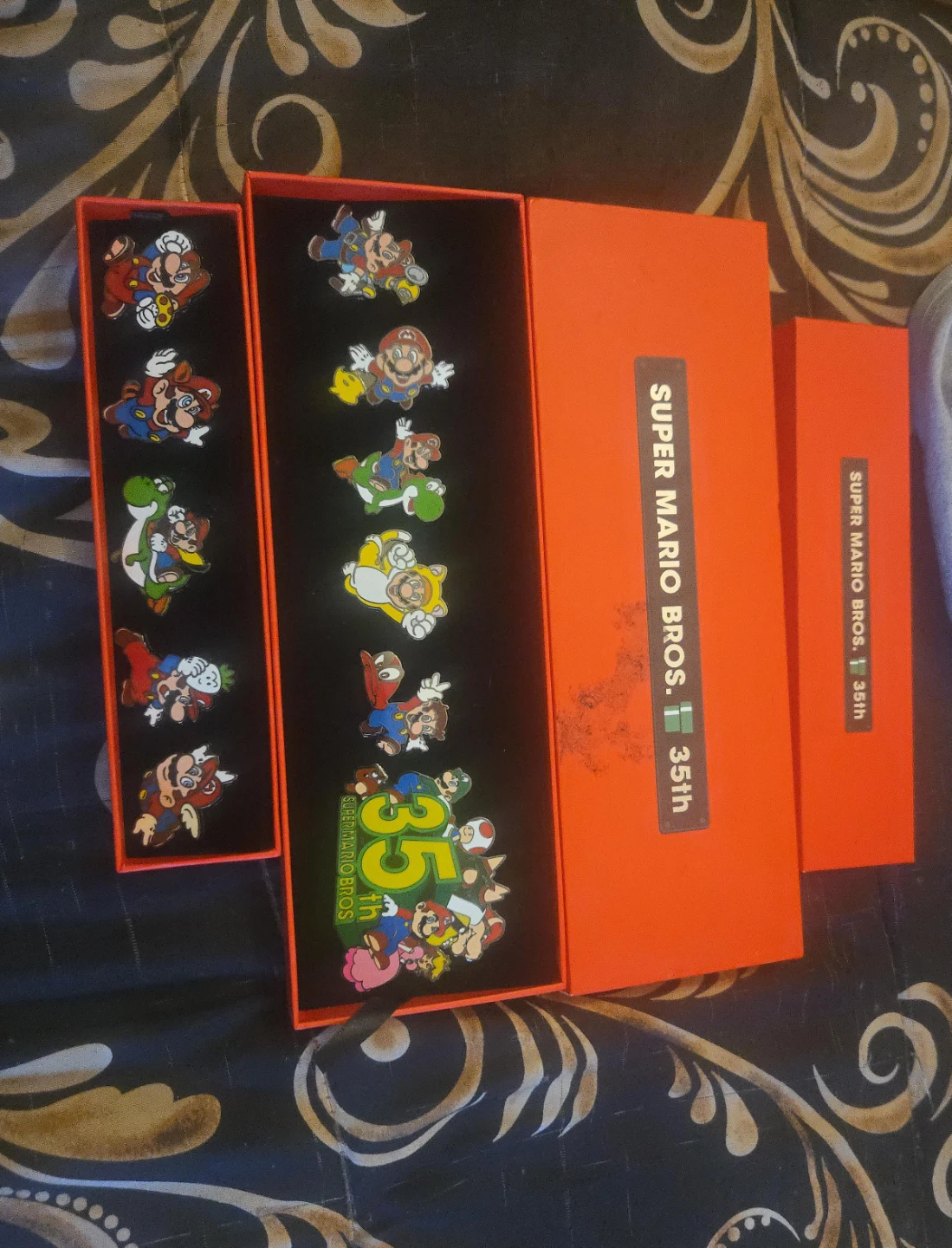 Super Mario Bros 35th Anniversary Pin Set