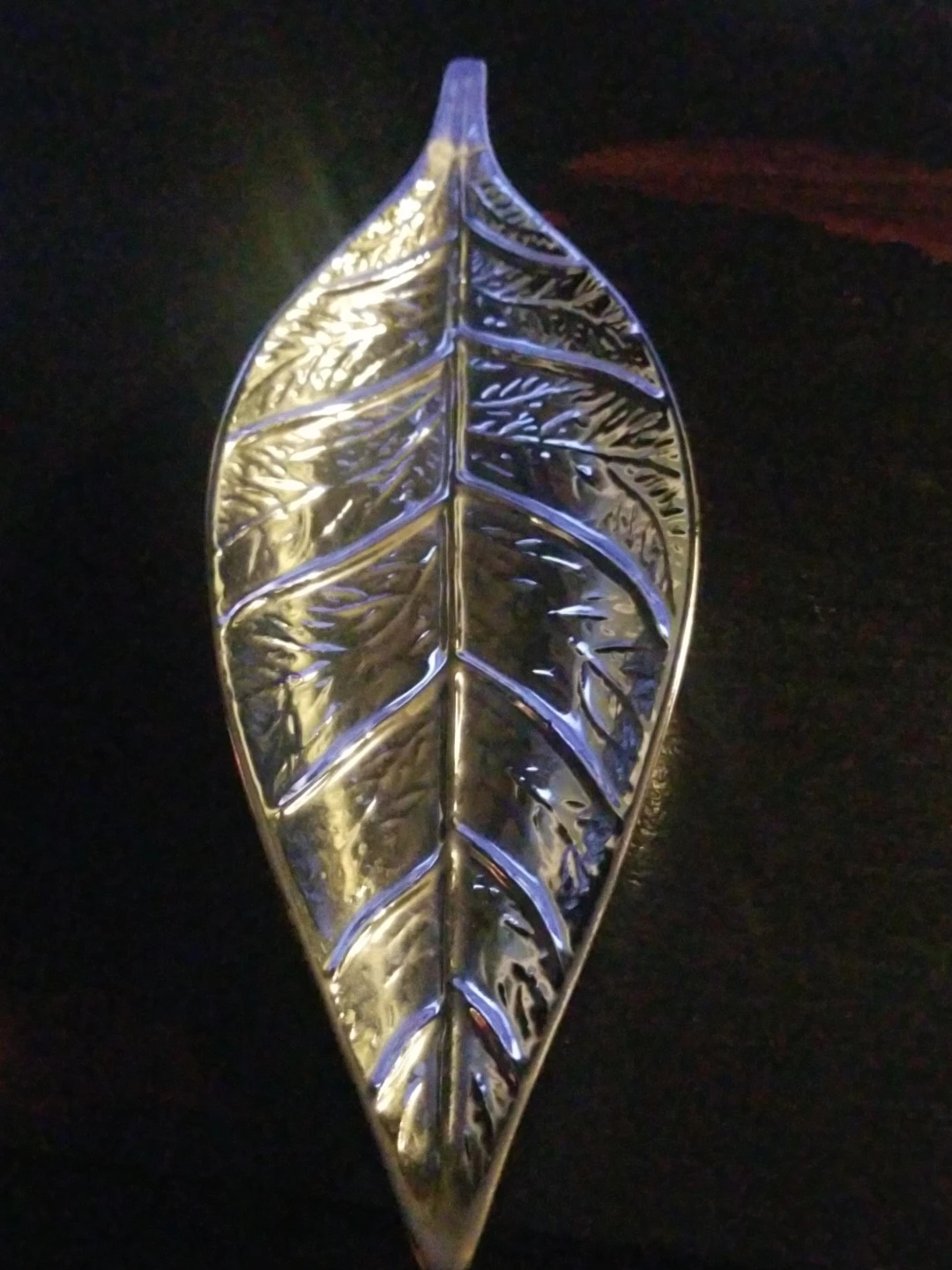 Silver-toned metal leaf-shaped dish
