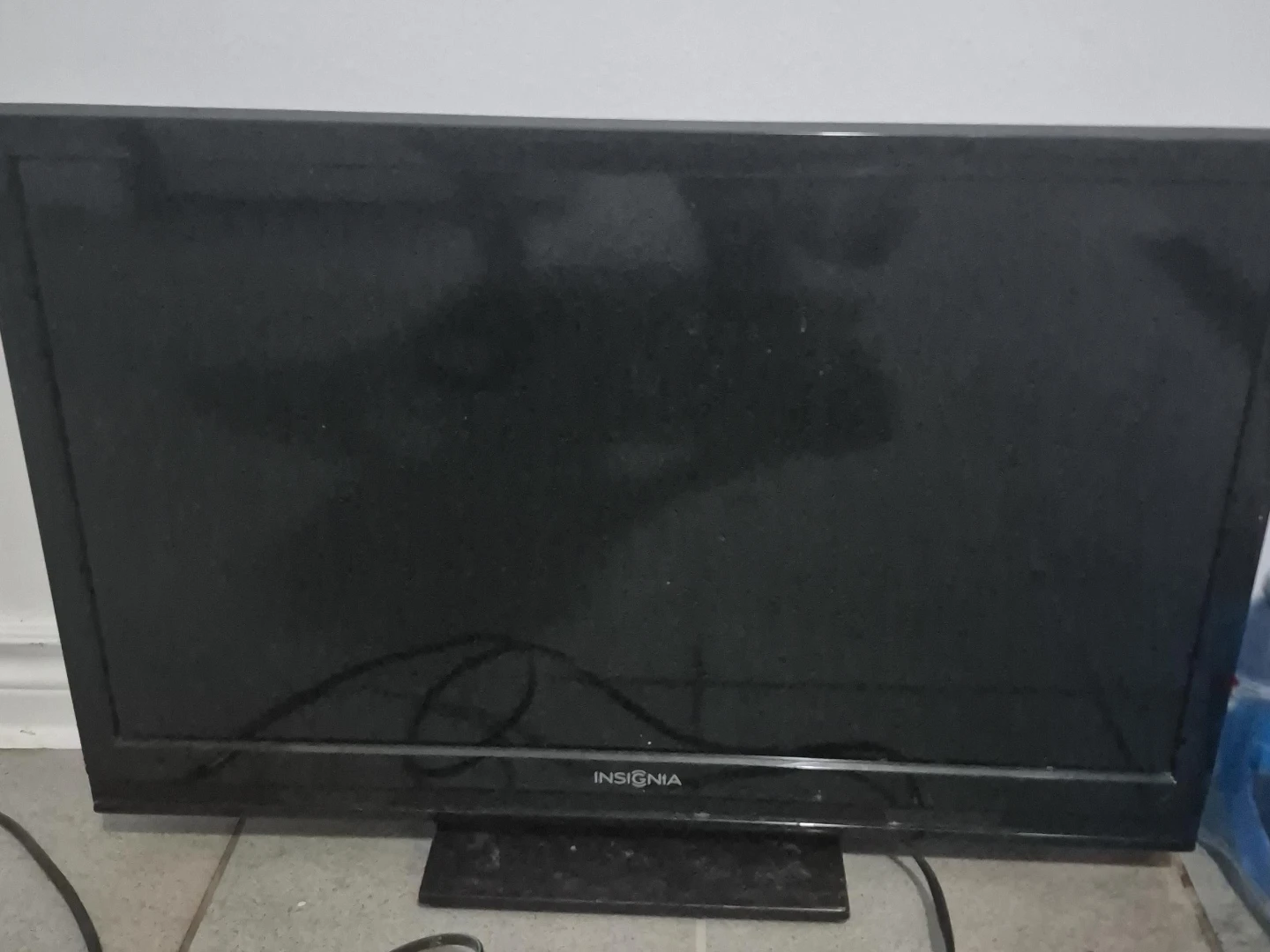 Insignia 32-inch LED Television