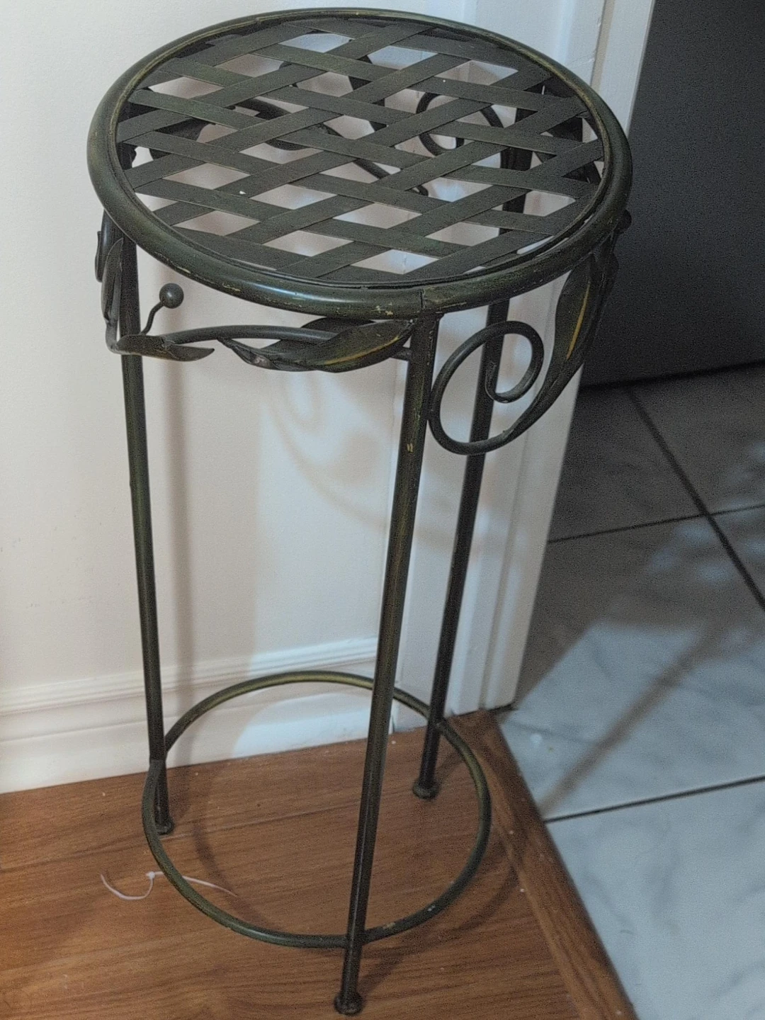 Metal Plant Stand
