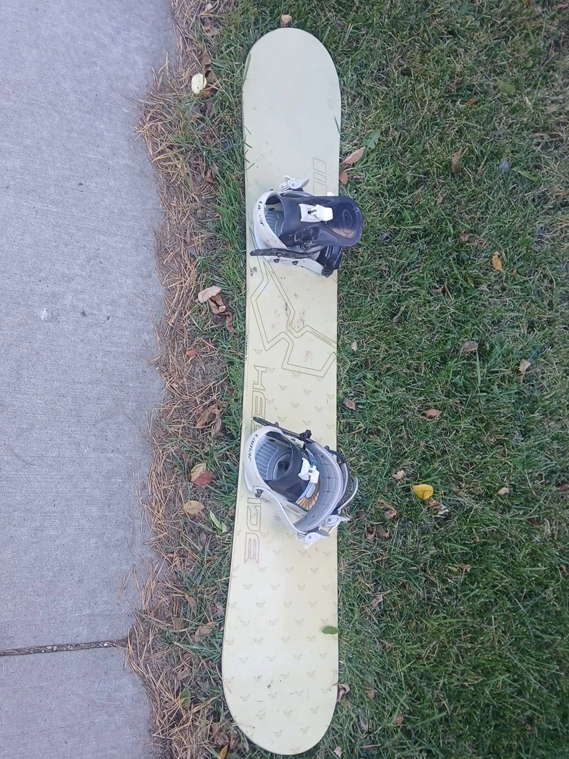 Head Snowboard with Lamar Bindings