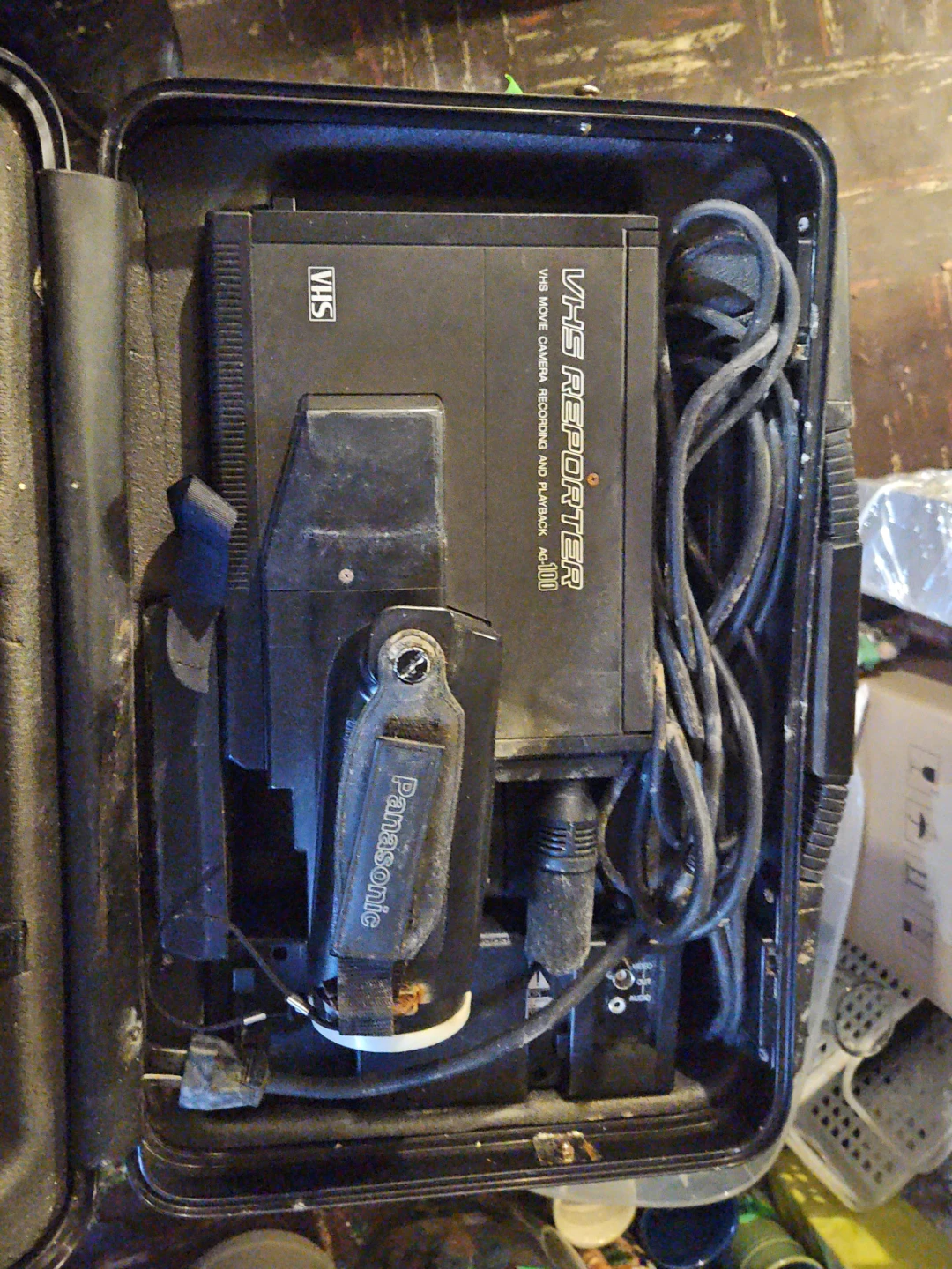 Panasonic VHS Reporter AG-100 Movie Camera