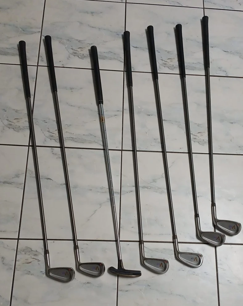 Set of 7 Golf Clubs V23 Series