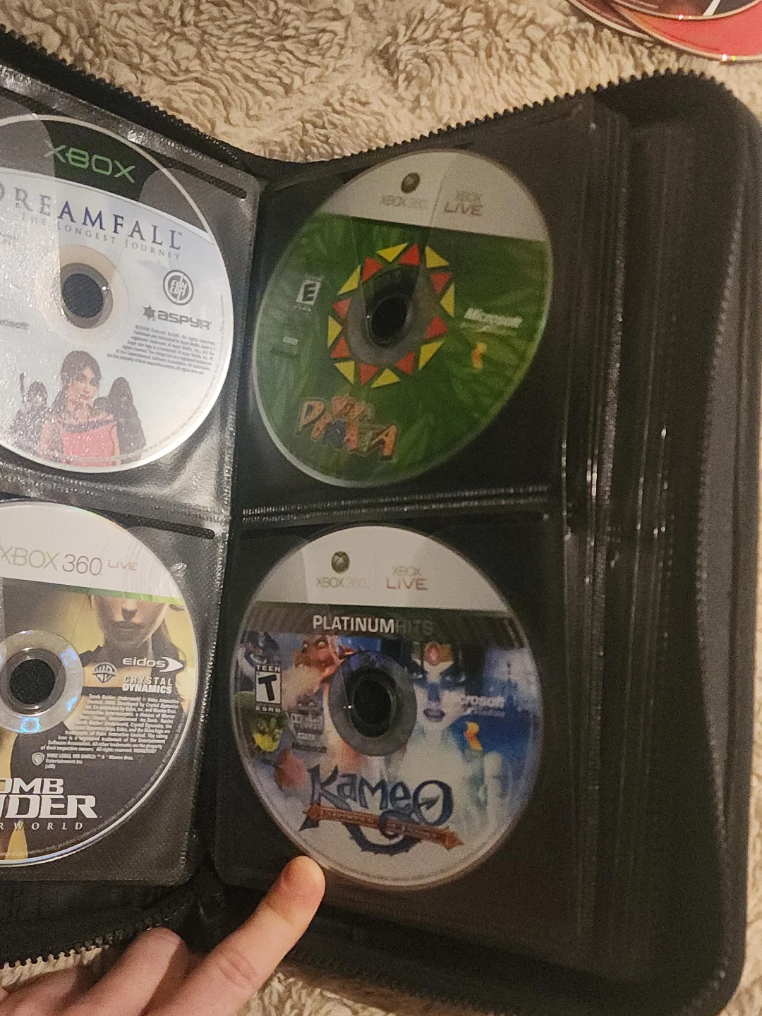 Xbox and Xbox 360 game discs bundle