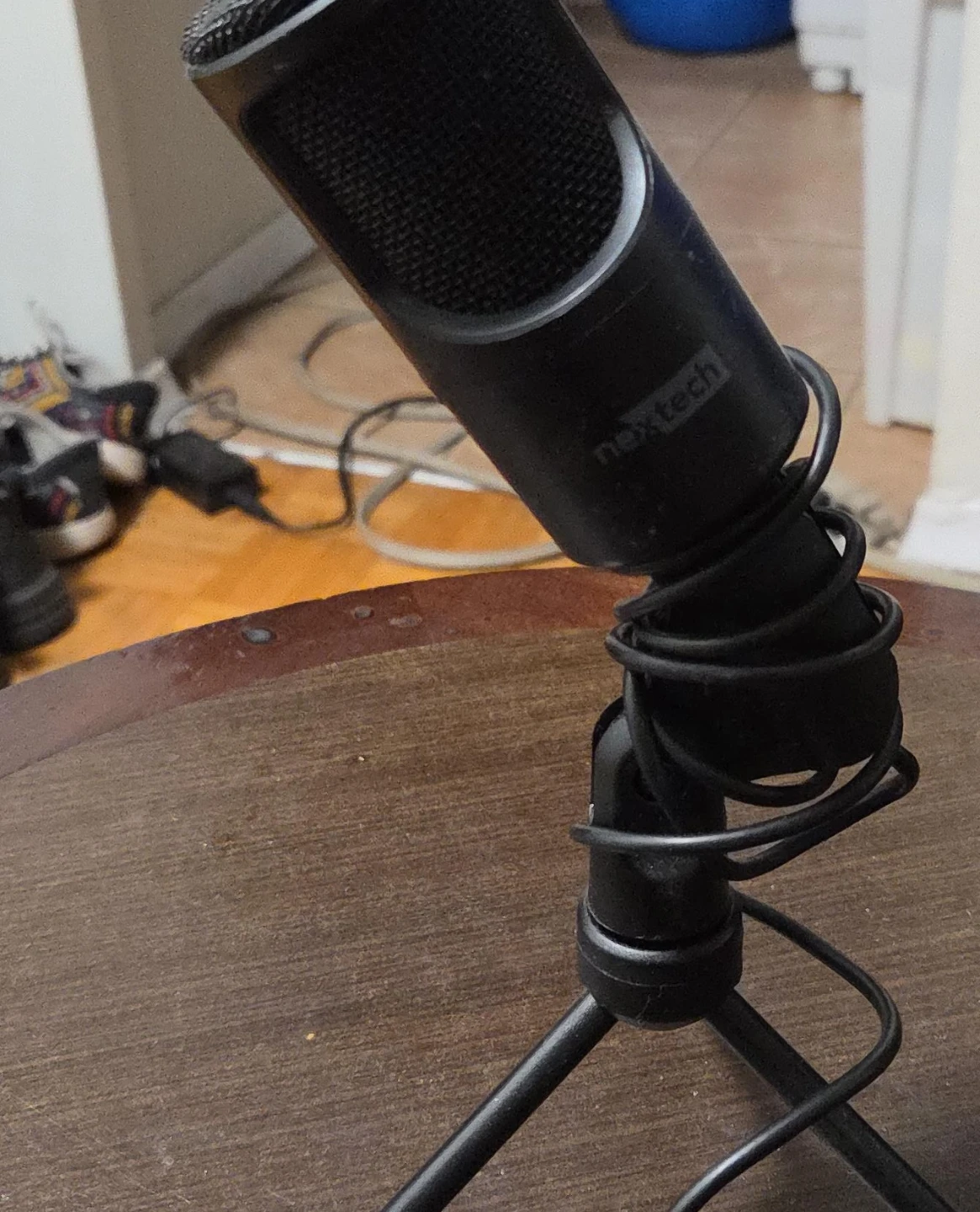 Nextech Microphone with Tripod Stand