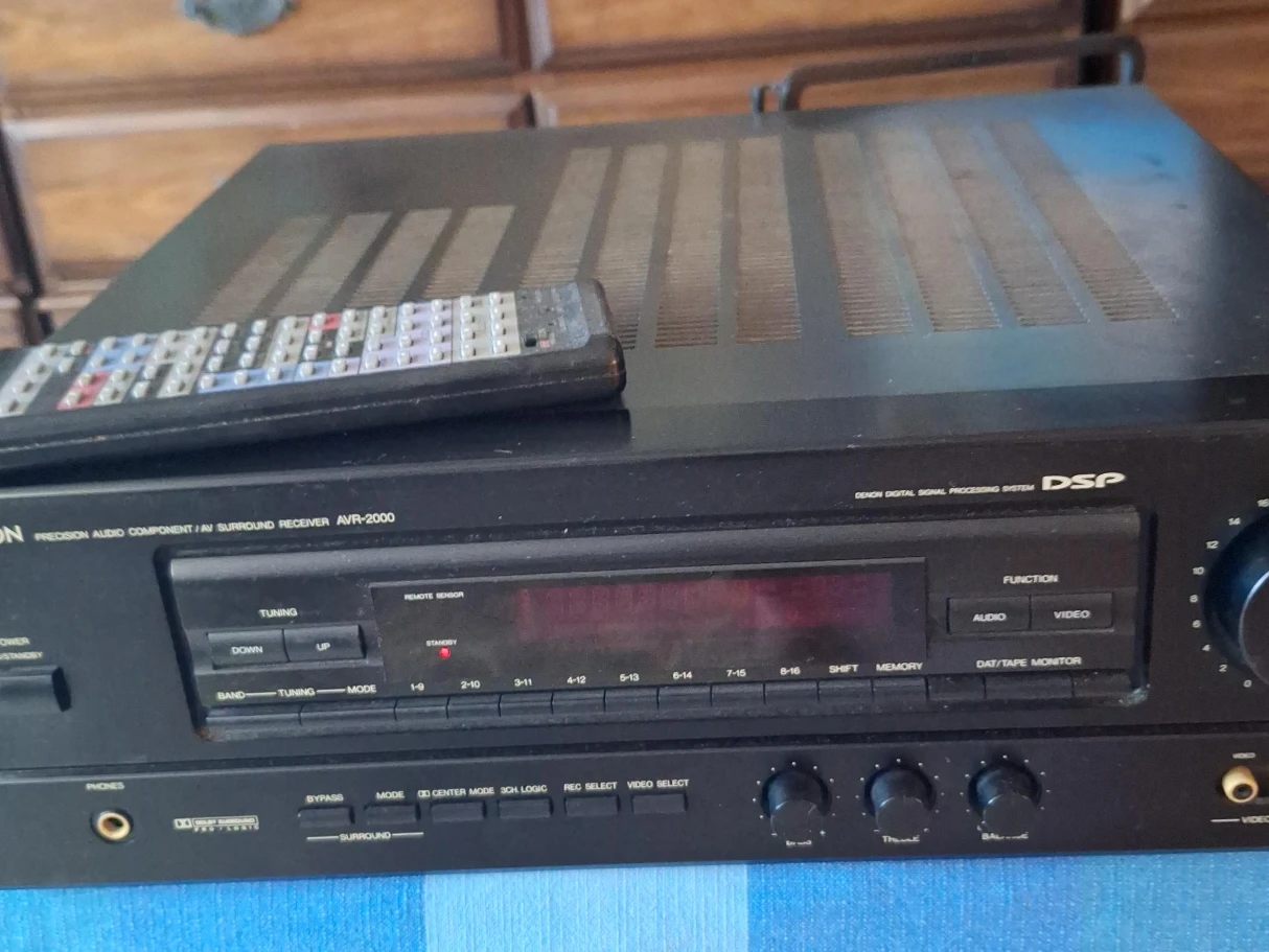 Denon AVR-2000 AV Surround Receiver