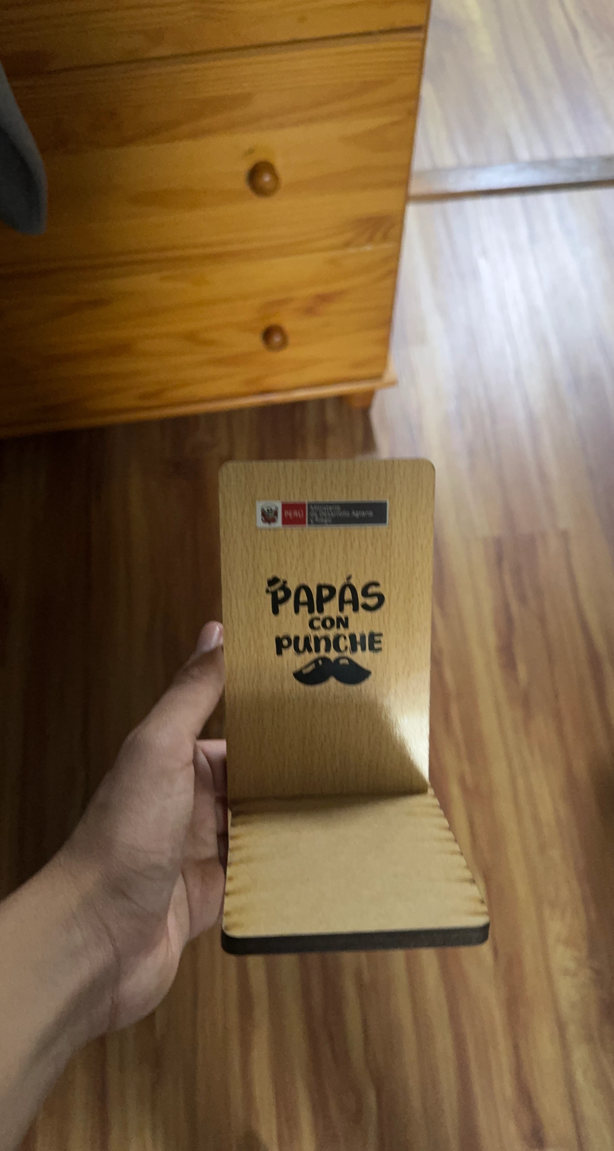 Papas con Punche Wooden Phone Stand