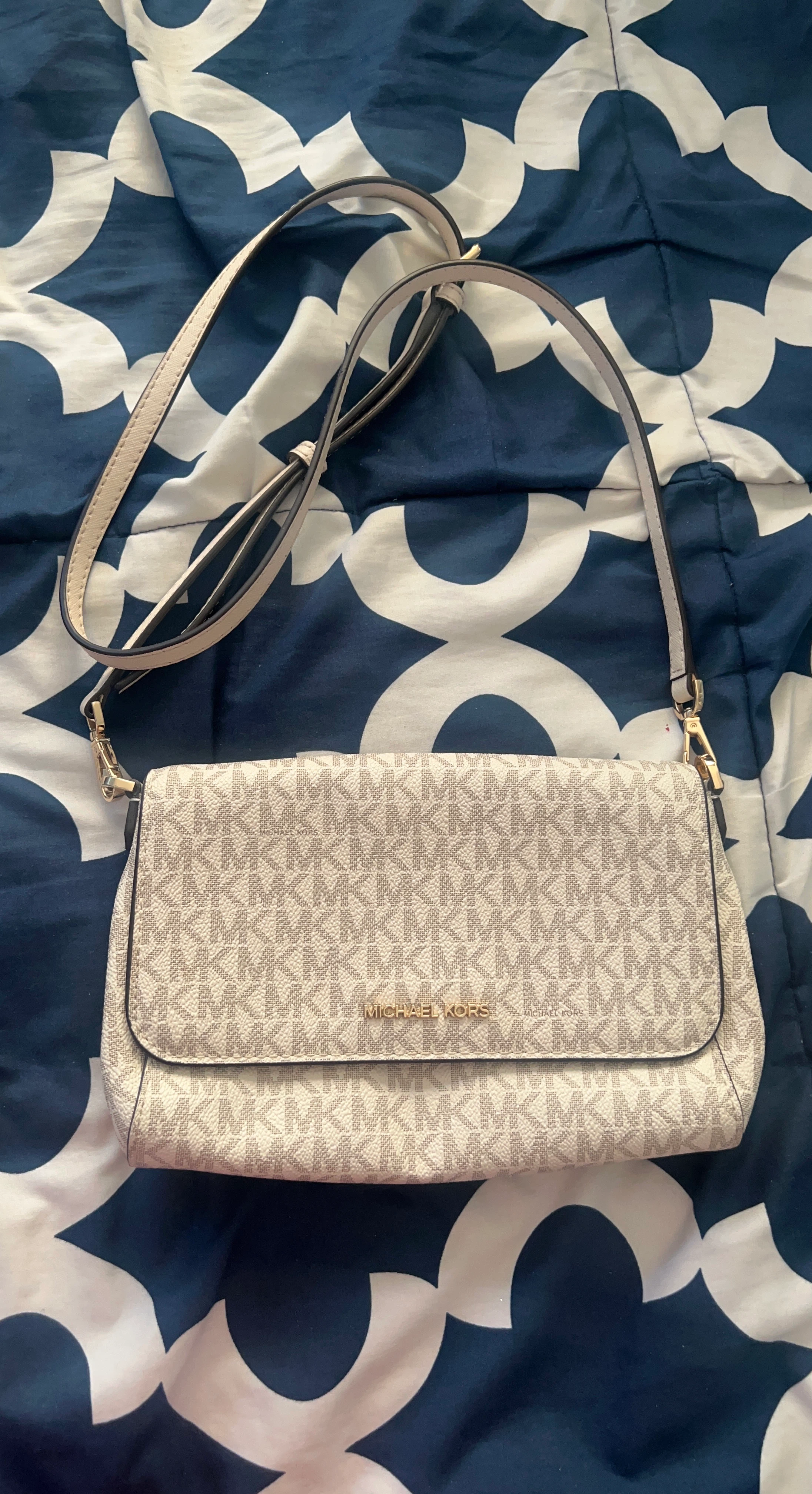 Michael Kors Signature Crossbody Bag