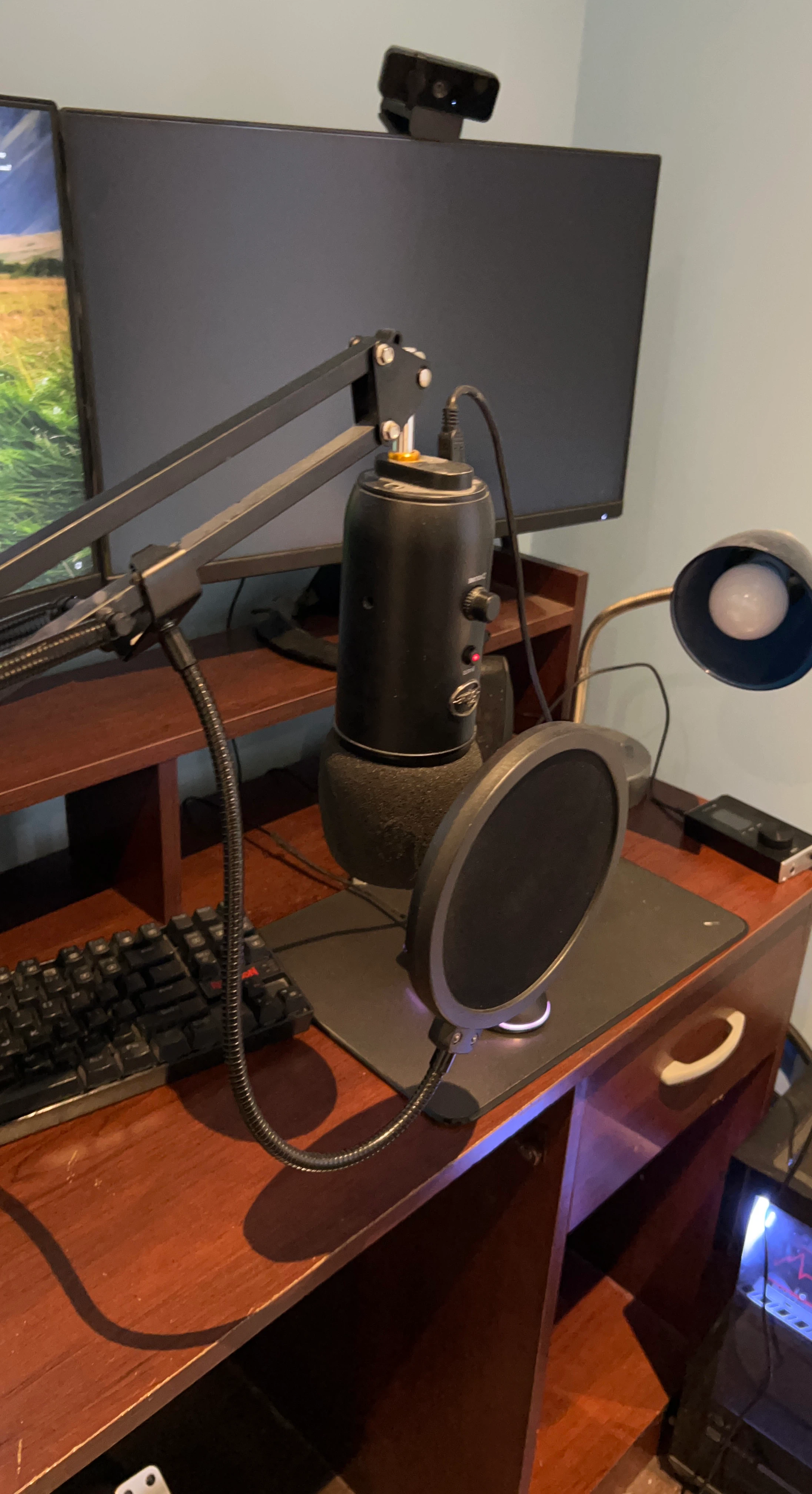 Blue Yeti USB Microphone with Boom Arm and Pop Filter