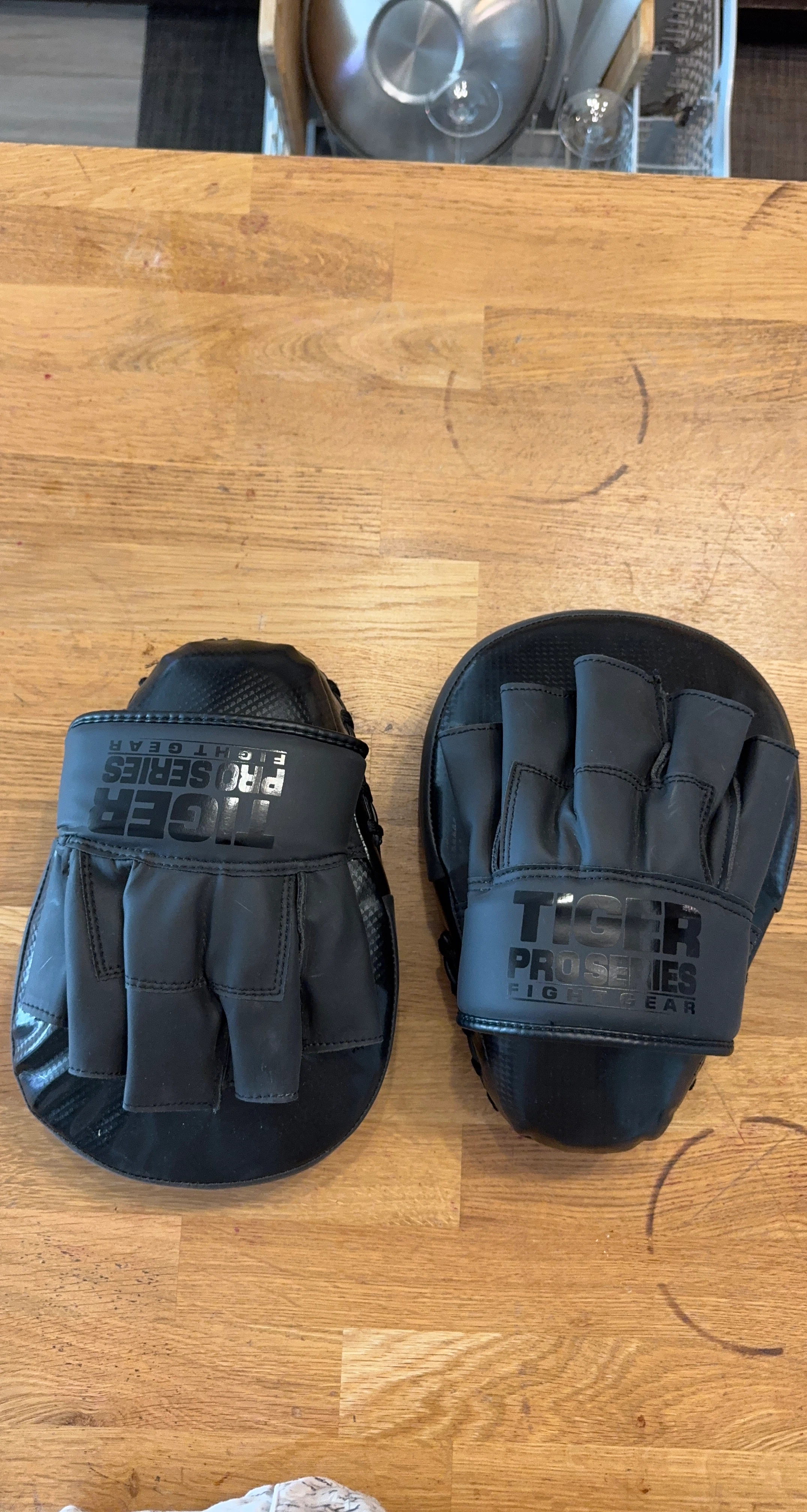 Tiger Pro Series Fight Gear Focus Mitts
