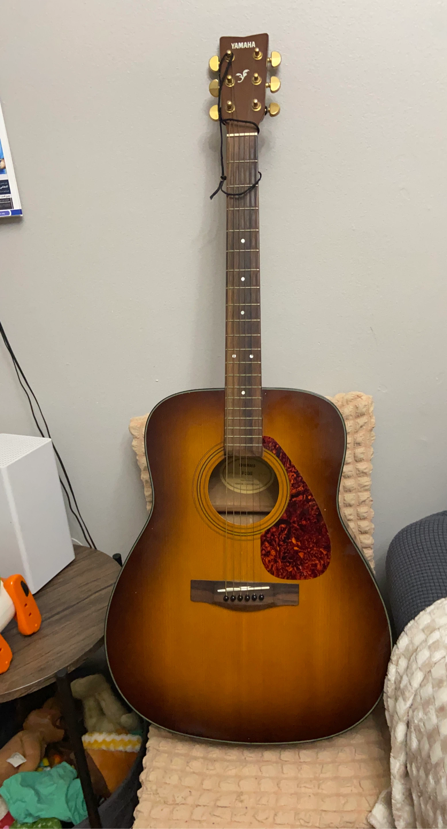 Yamaha F335 Acoustic Guitar