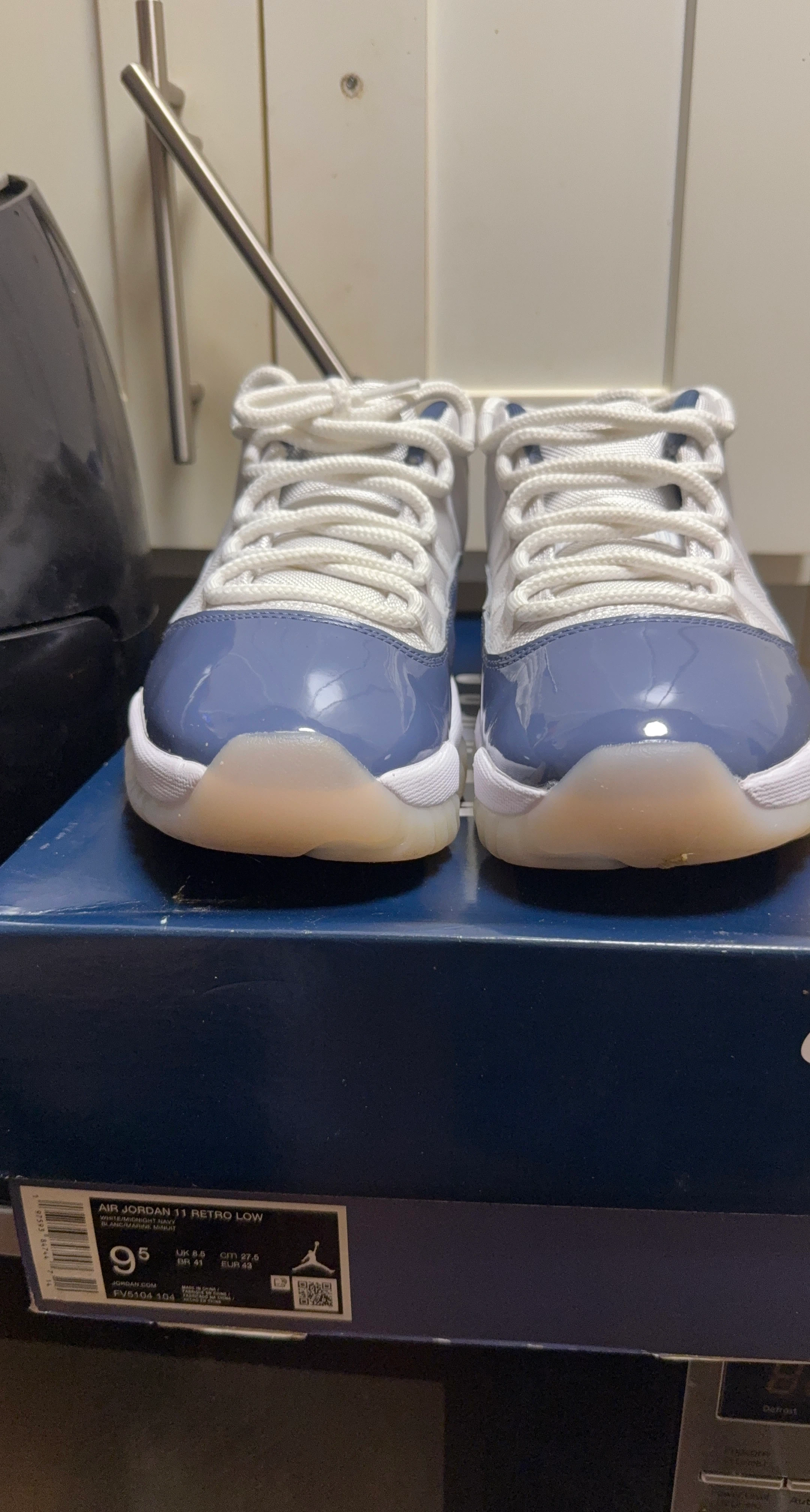 Air Jordan 11 Retro Low White Midnight Navy
