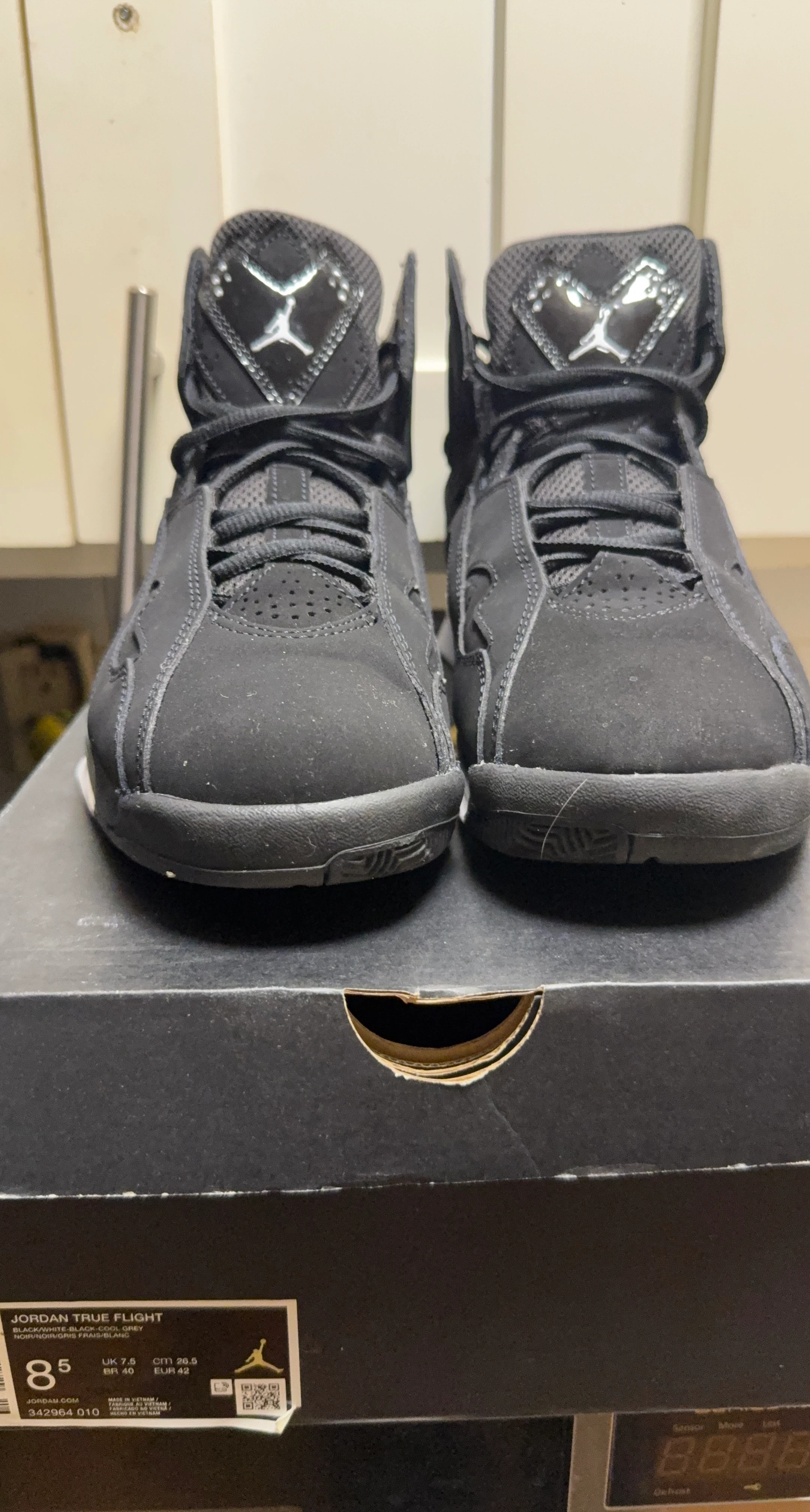 Jordan True Flight Black/White/Cool Grey Size 8.5