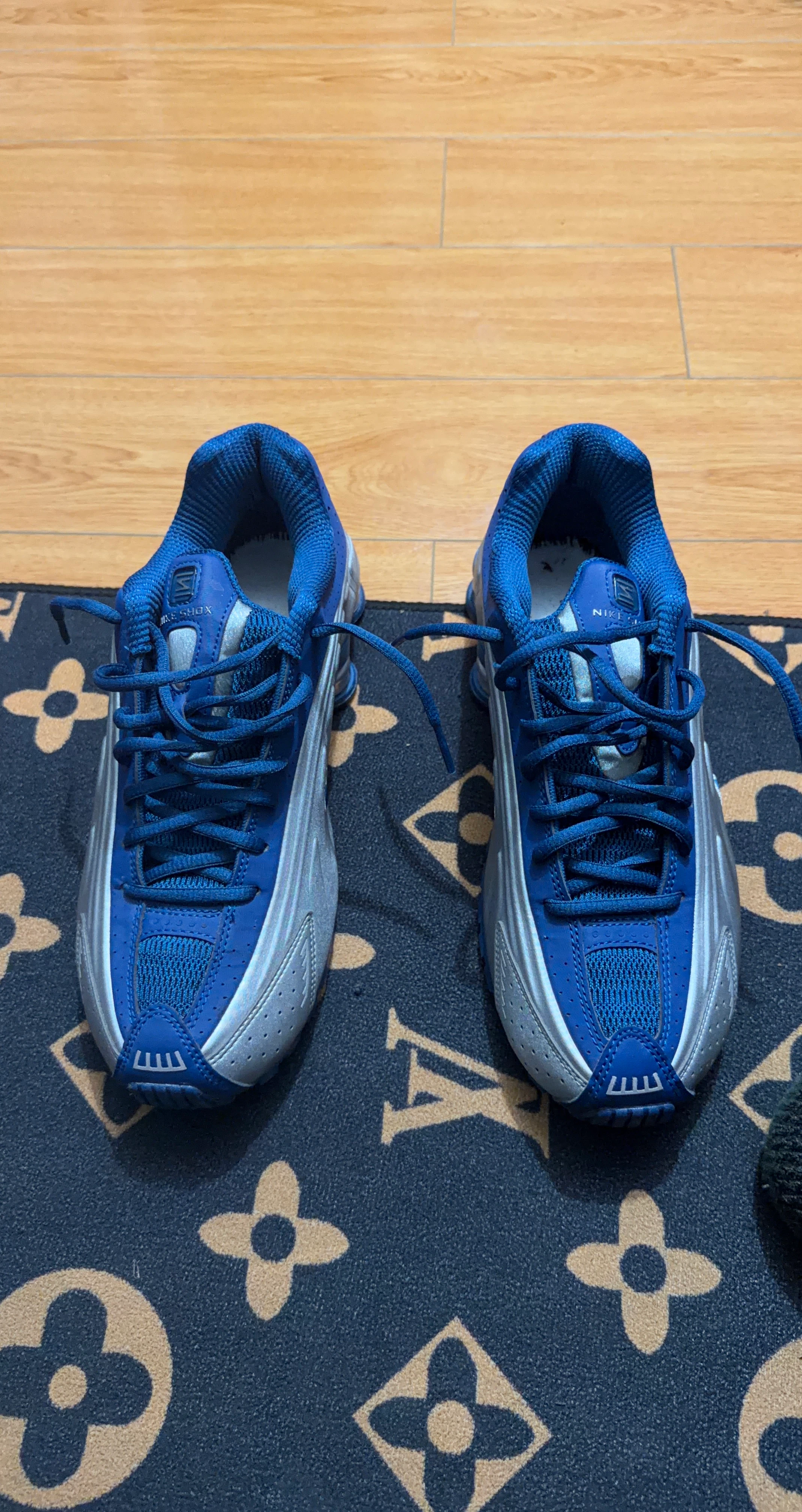 Nike Shox Sneakers Blue and Silver