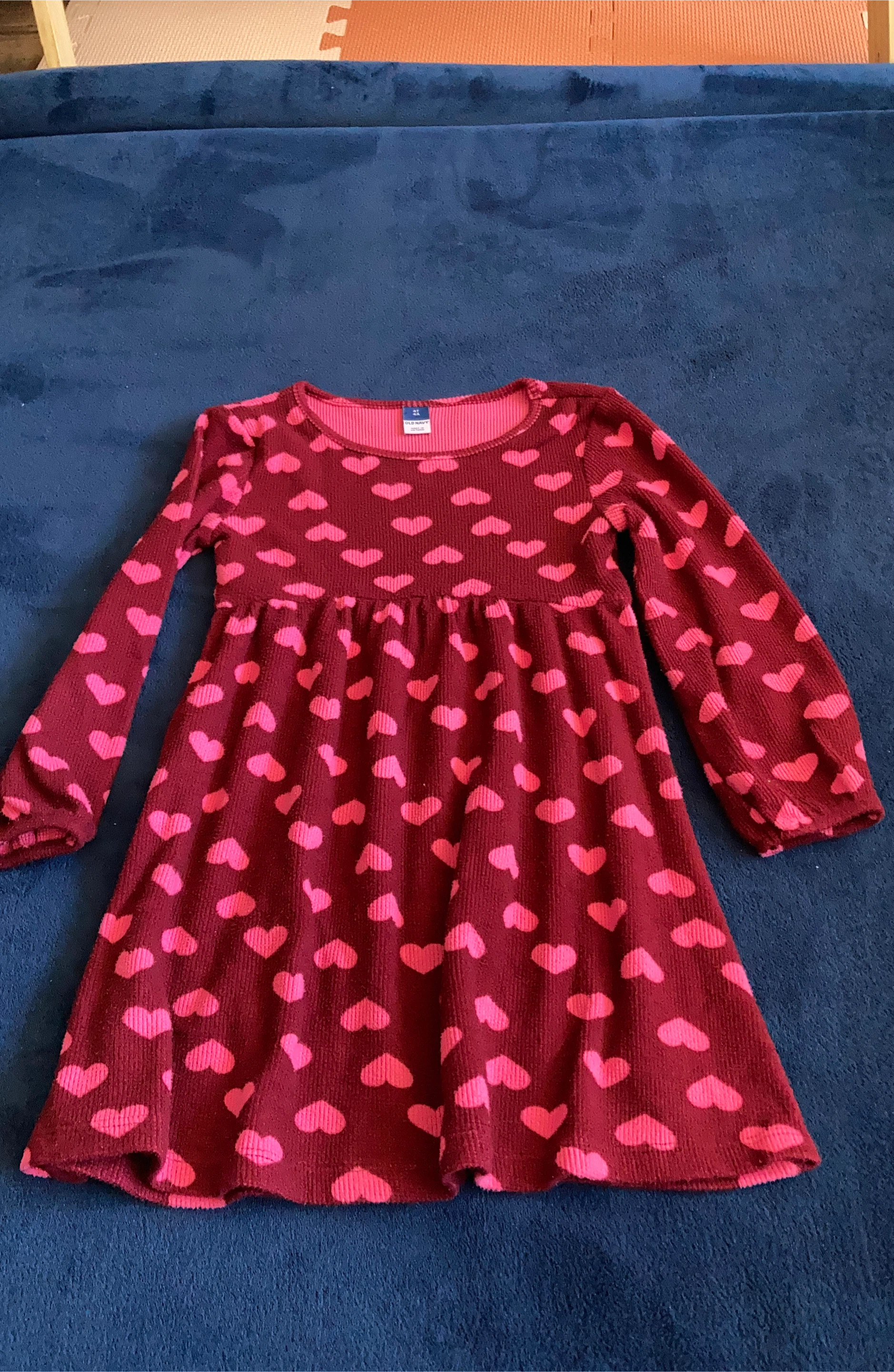 Old Navy Heart Print Long-Sleeve Dress 4T