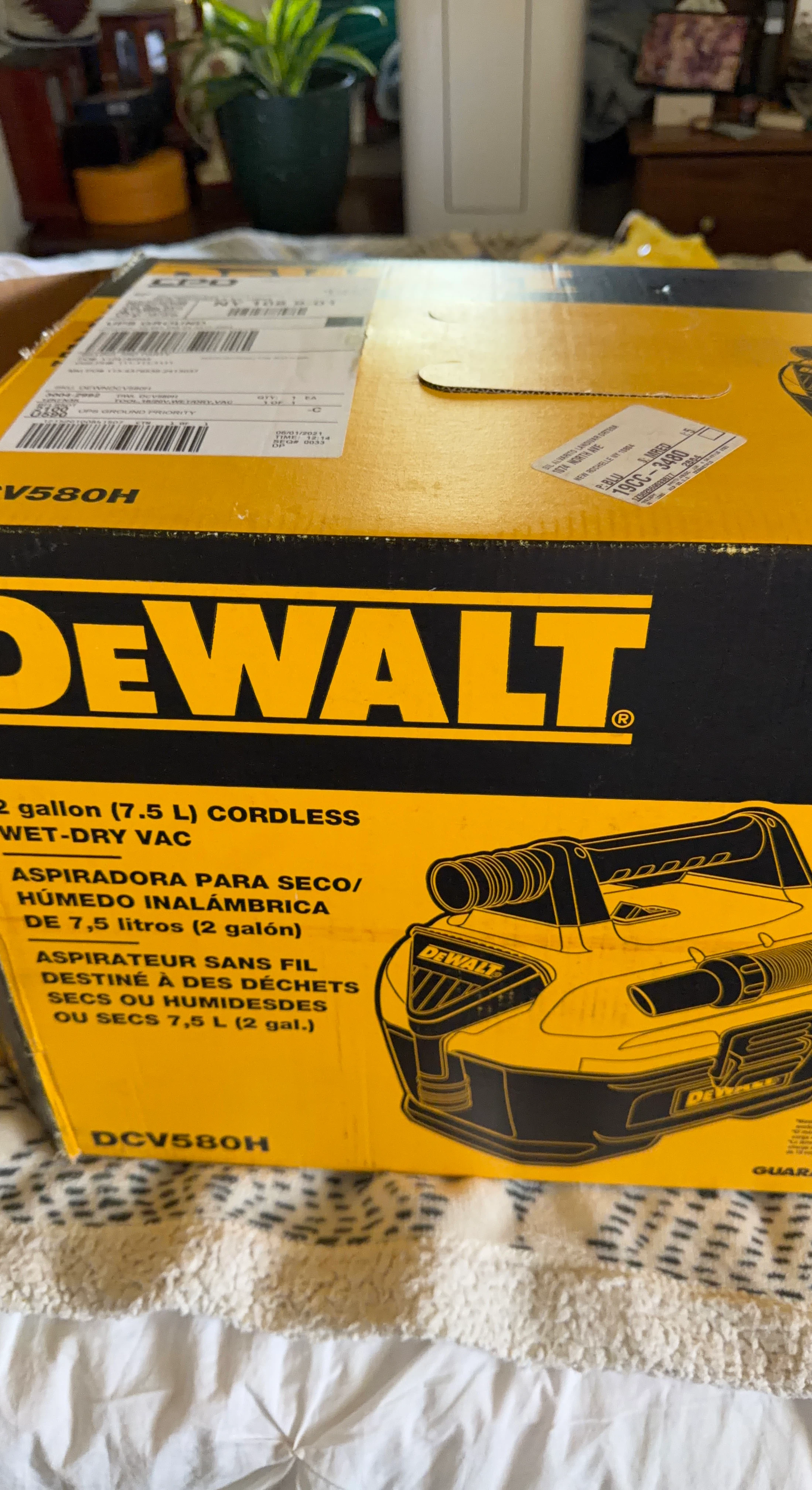 DeWalt 2 Gallon Cordless Wet-Dry Vac DCV580H