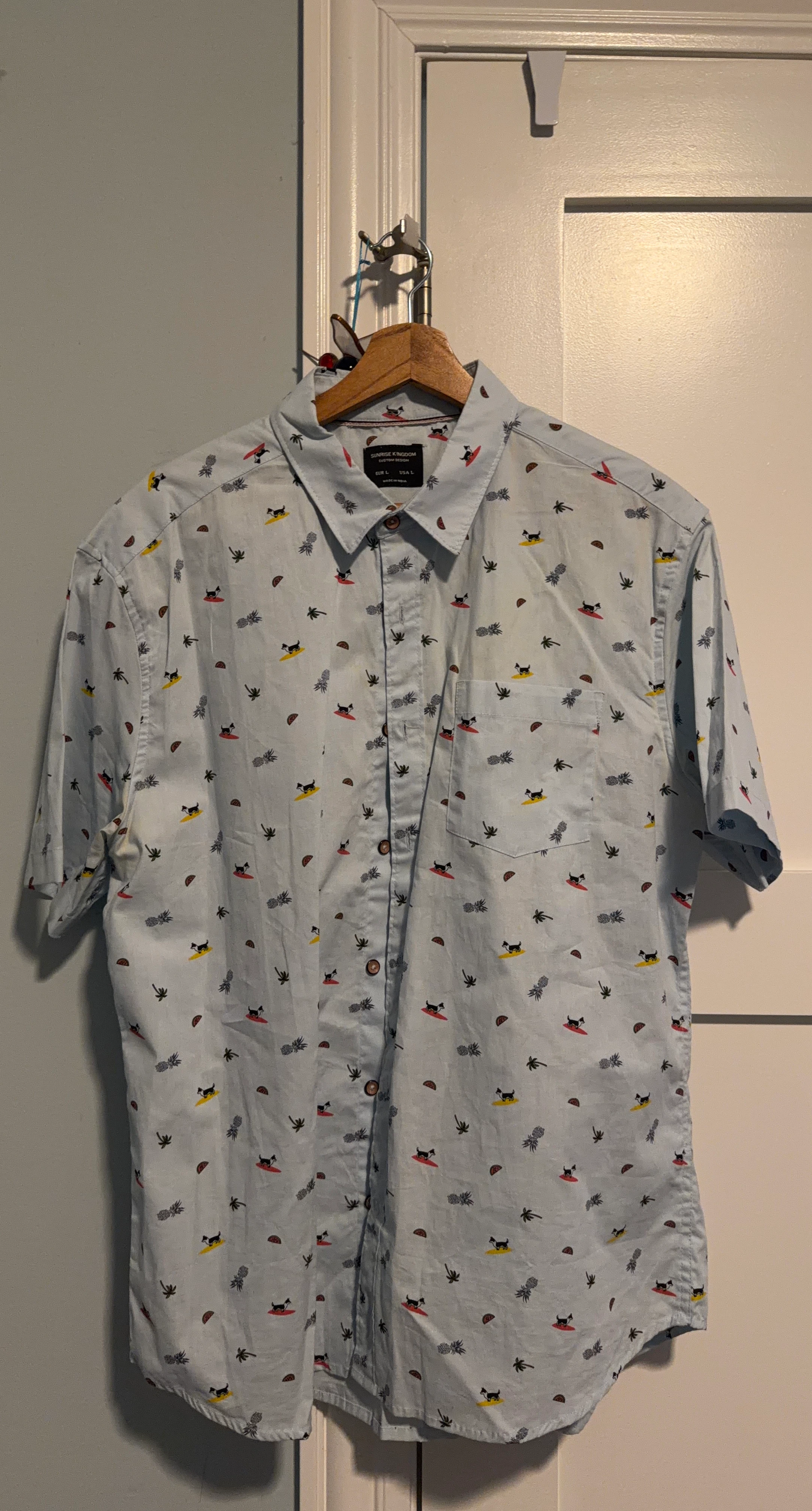 Sunrise Kingdom Short Sleeve Button Down Shirt Size L