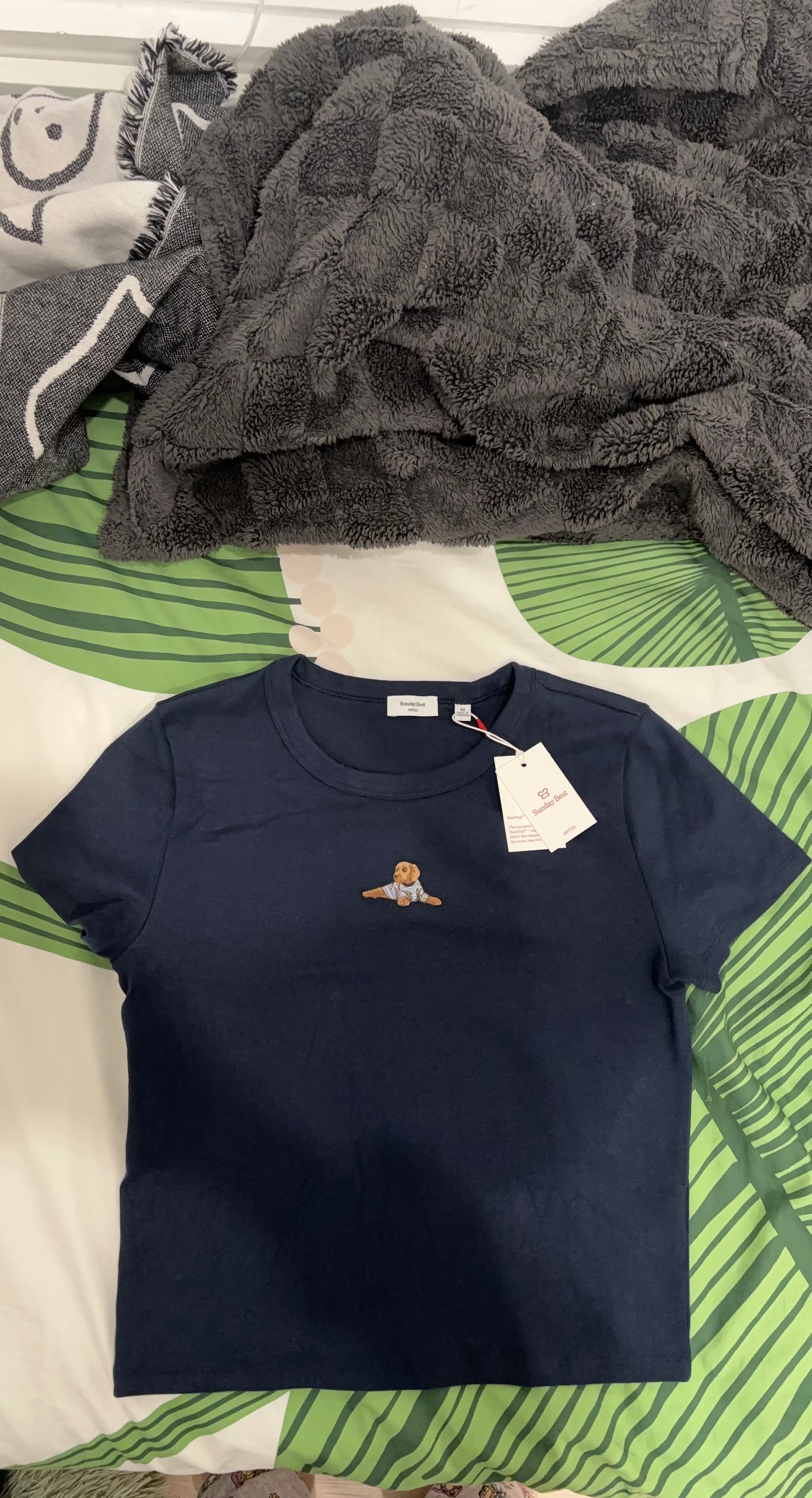 Aritzia short sleeve navy blue shirt embroider dog design