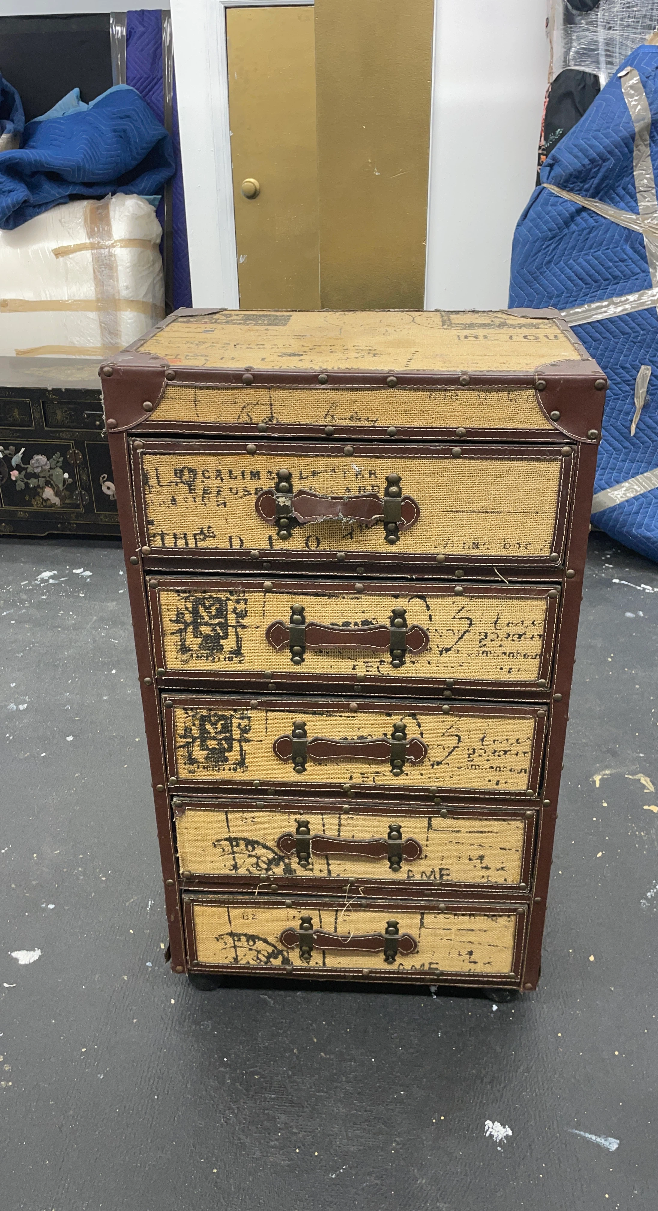Three Hands Corp 5-Drawer Trunk Chest