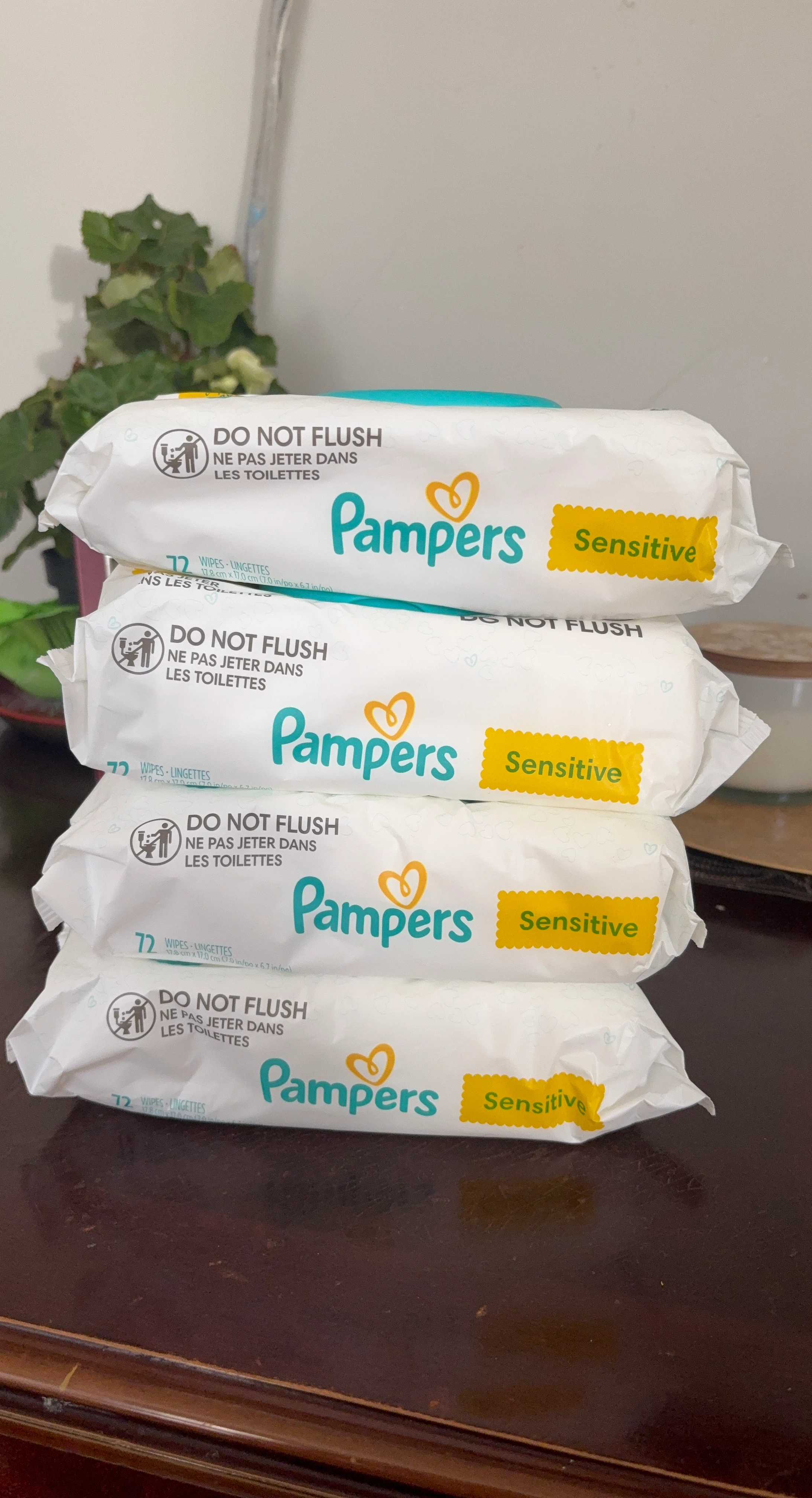 4 Packs of Pampers Sensitive Wipes