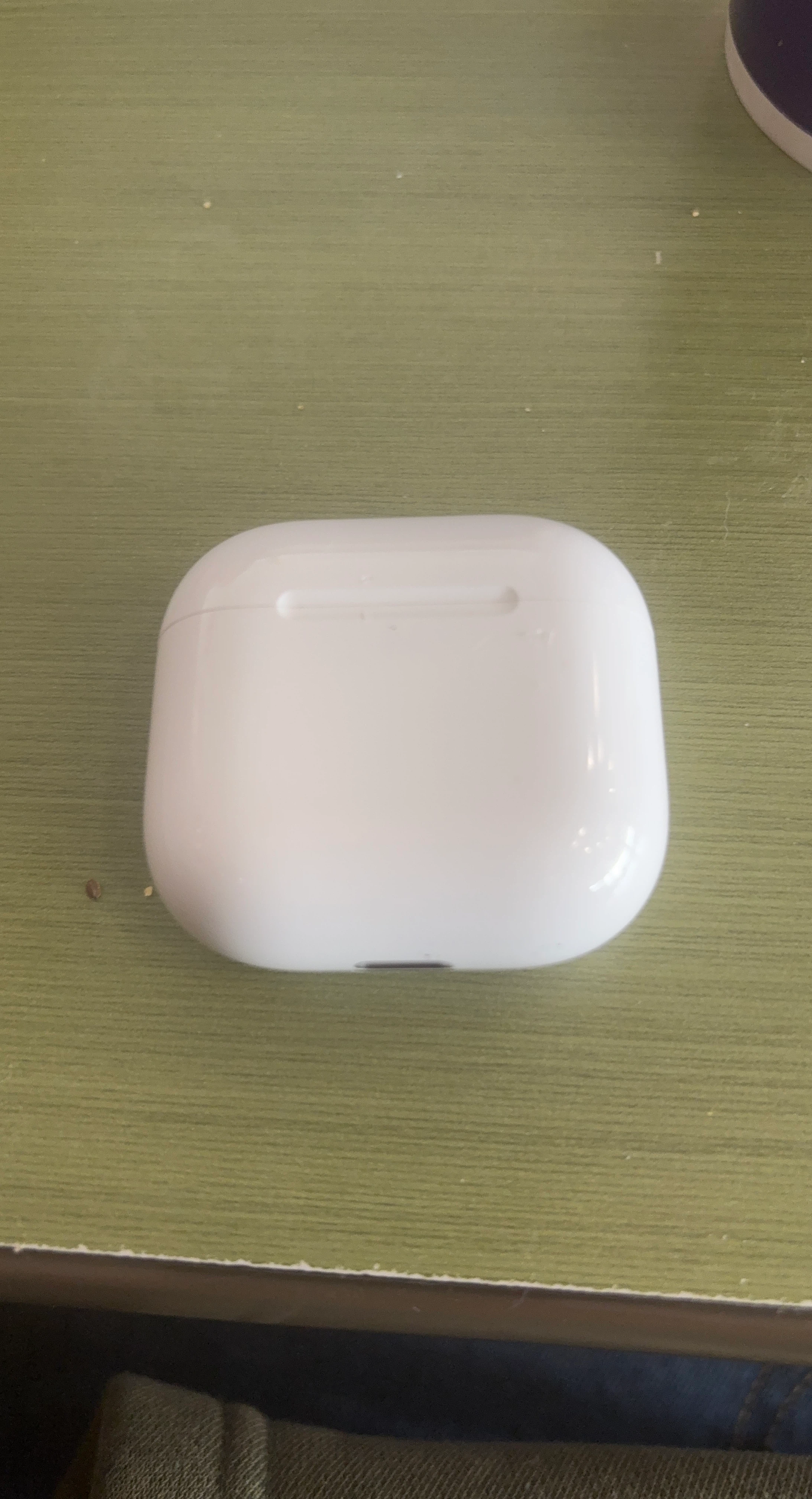 Apple AirPods Charging Case