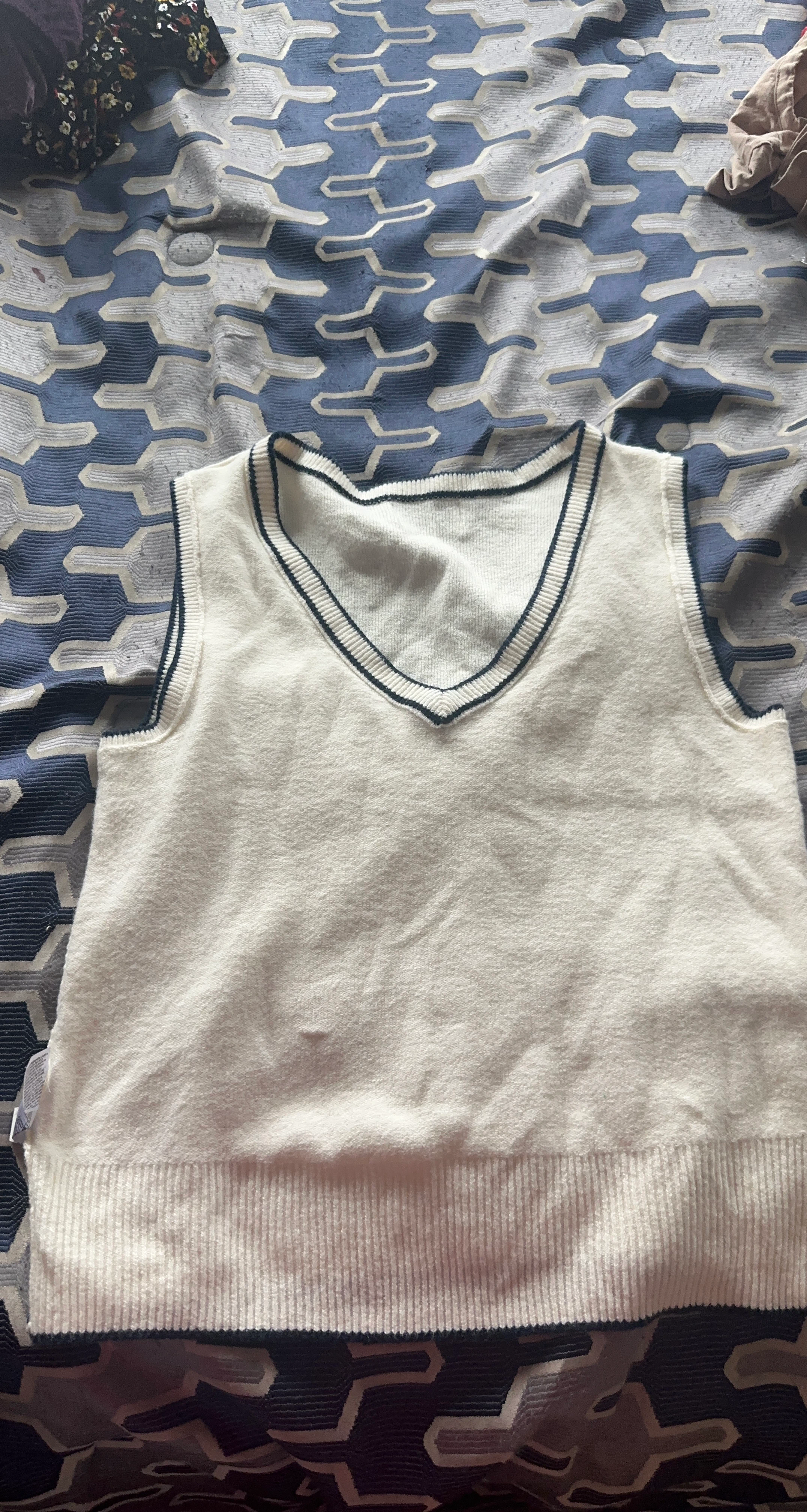 Cream V-Neck Knit Sweater Vest