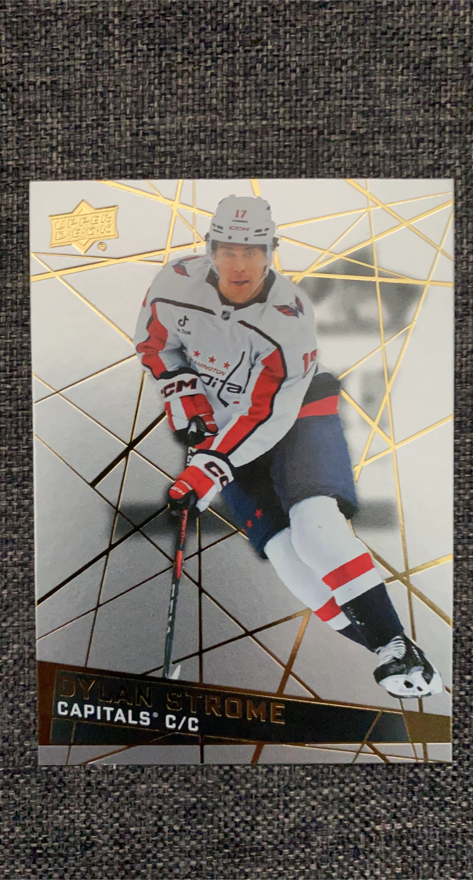 Upper Deck Dylan Strome Hockey Card