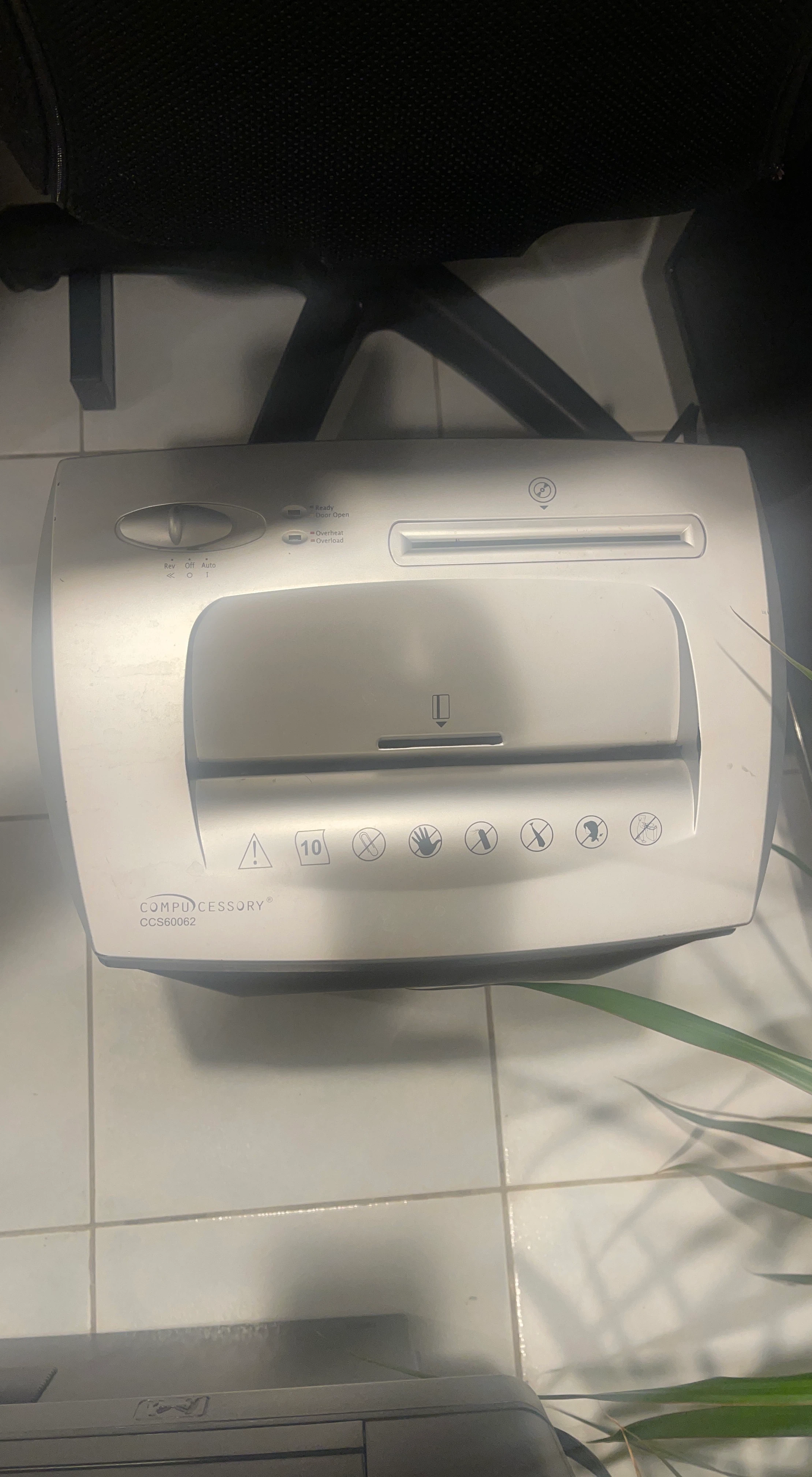 Compucessory CCS60062 Paper Shredder