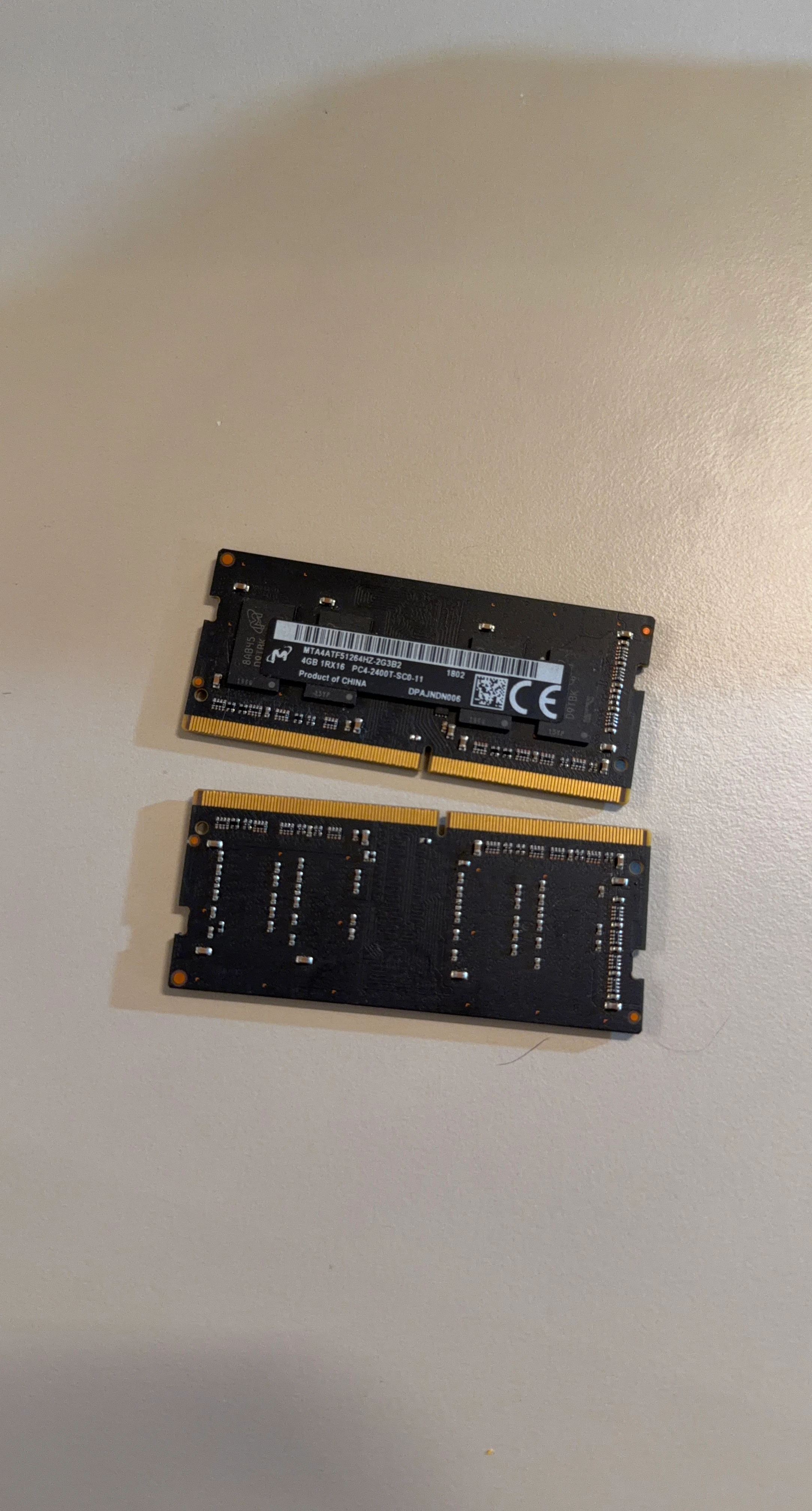 2 x Micron 4GB Laptop RAM PC4-2400T-SC0-11