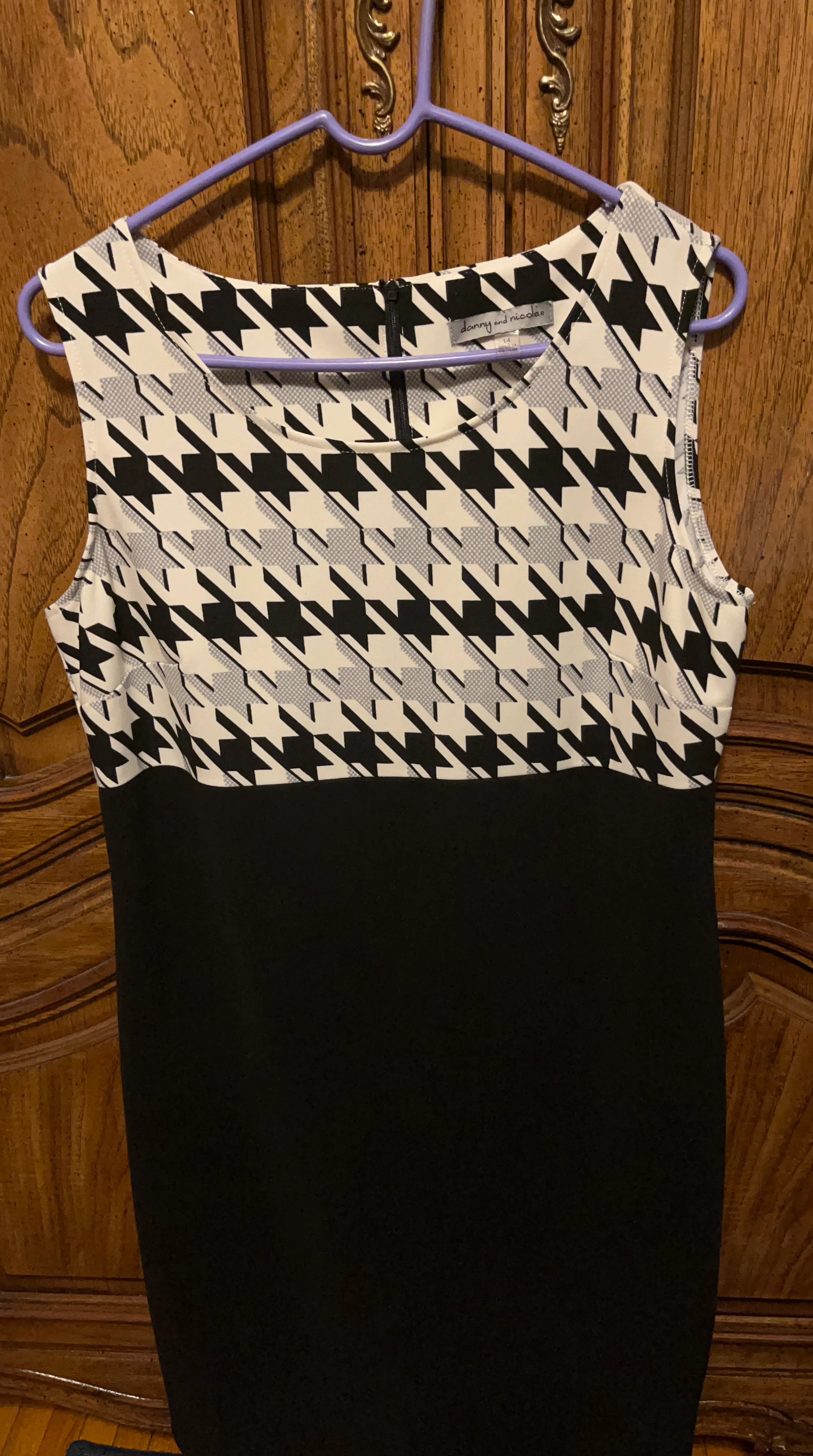 Danny and Nicole Sleeveless Dress, Size 14