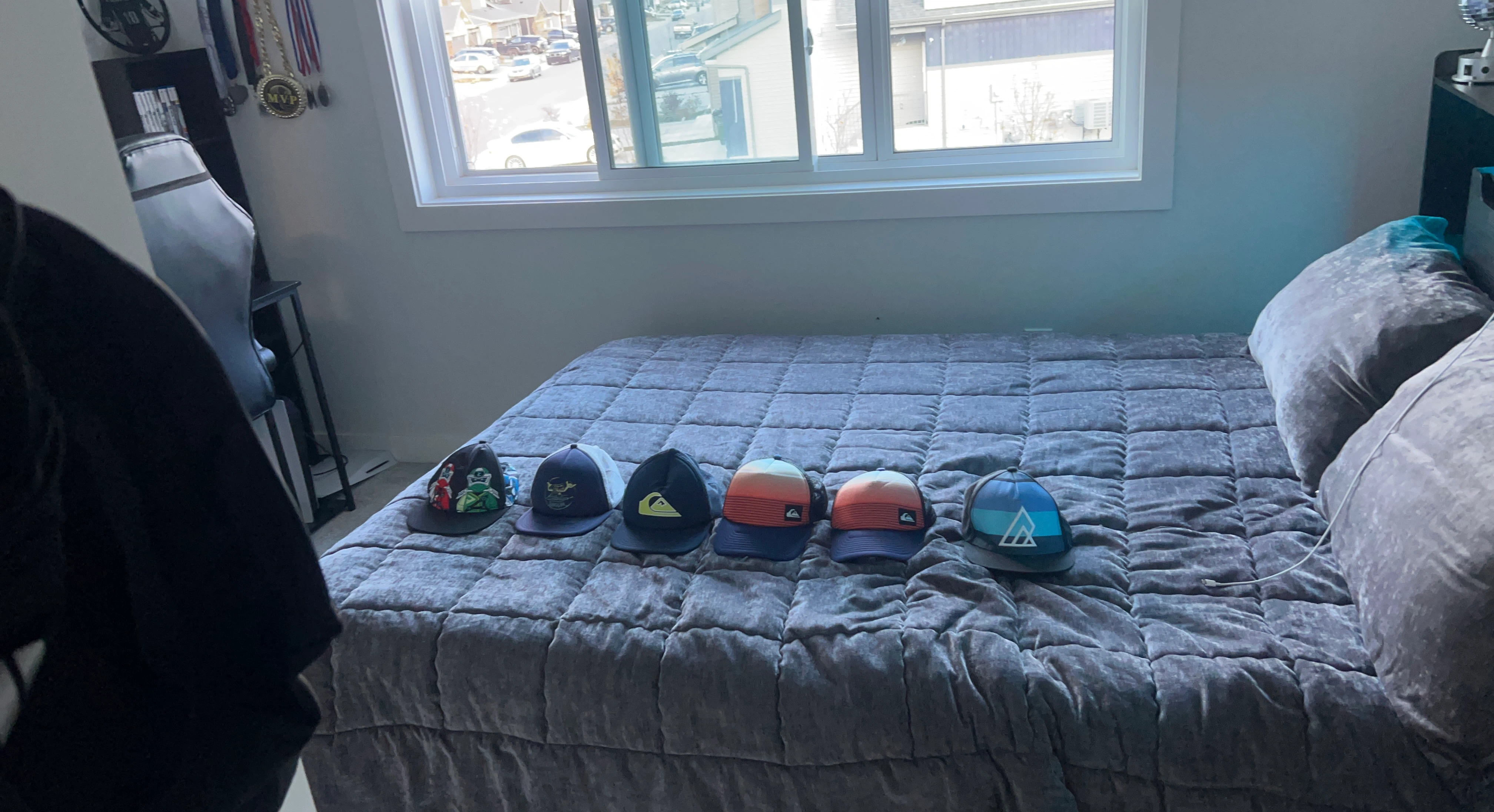 Set of 6 Quiksilver and Graphic Baseball Caps