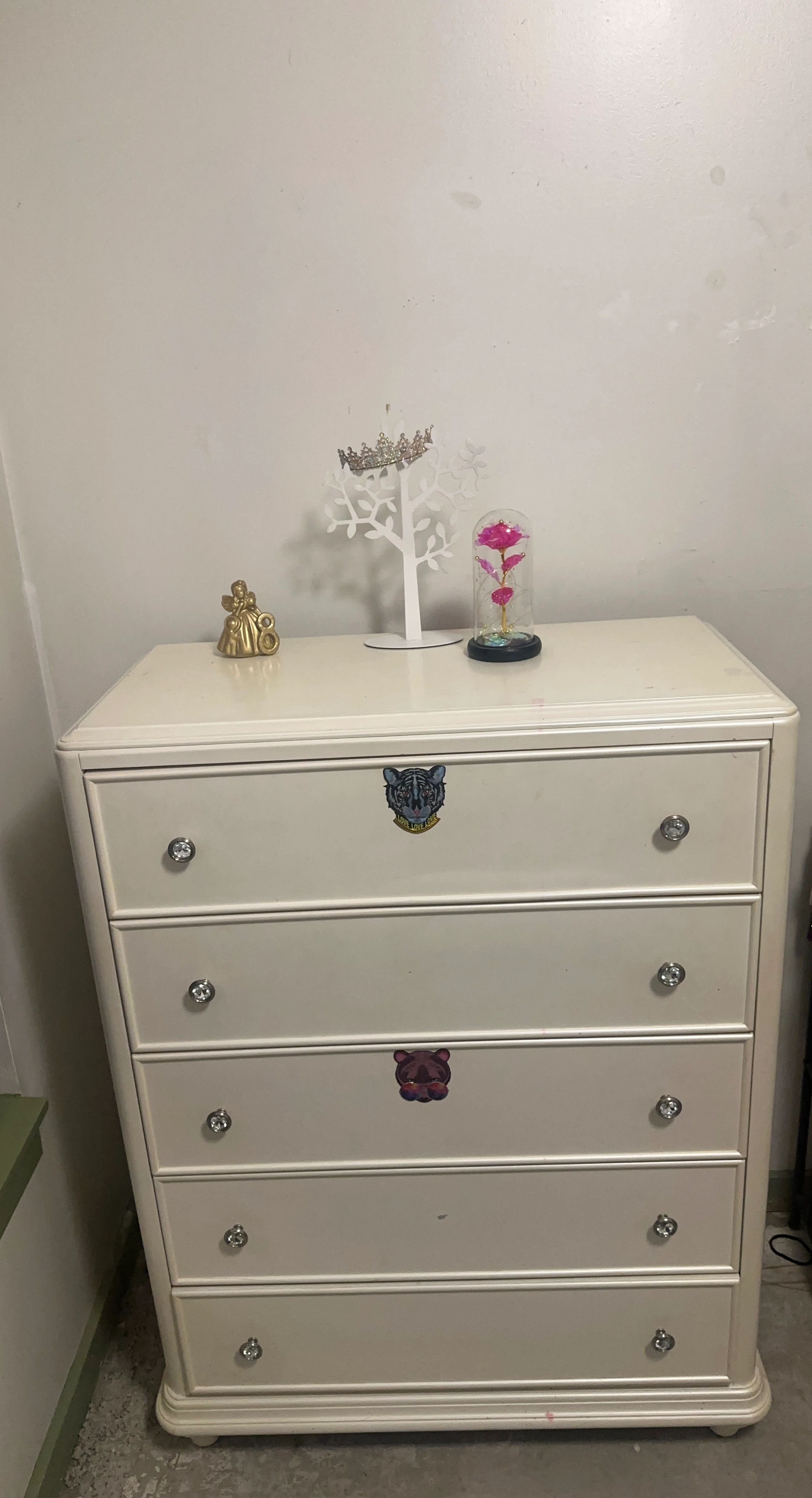 White 4-Drawer Dresser