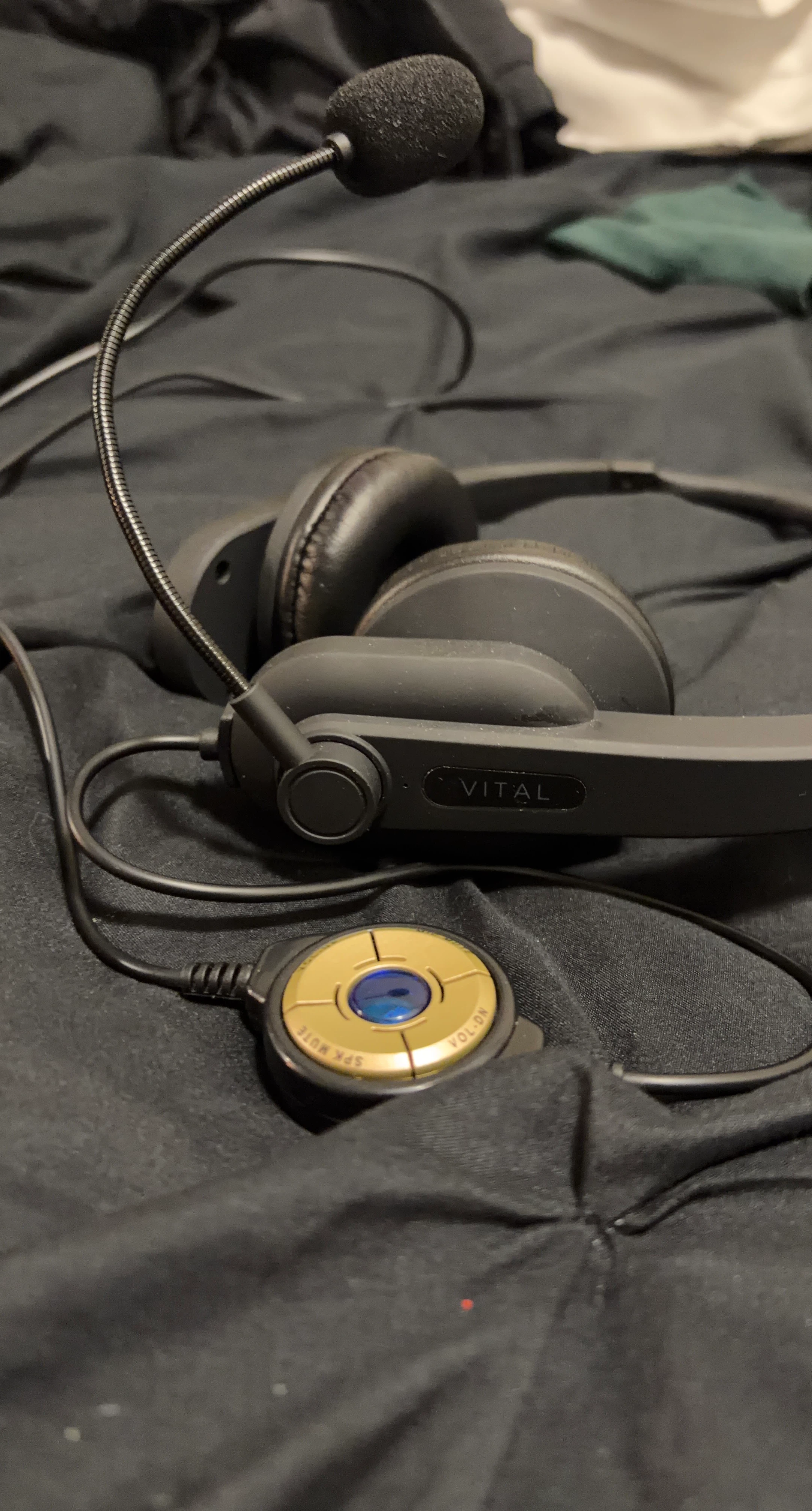 Vital Wired Headset with Microphone