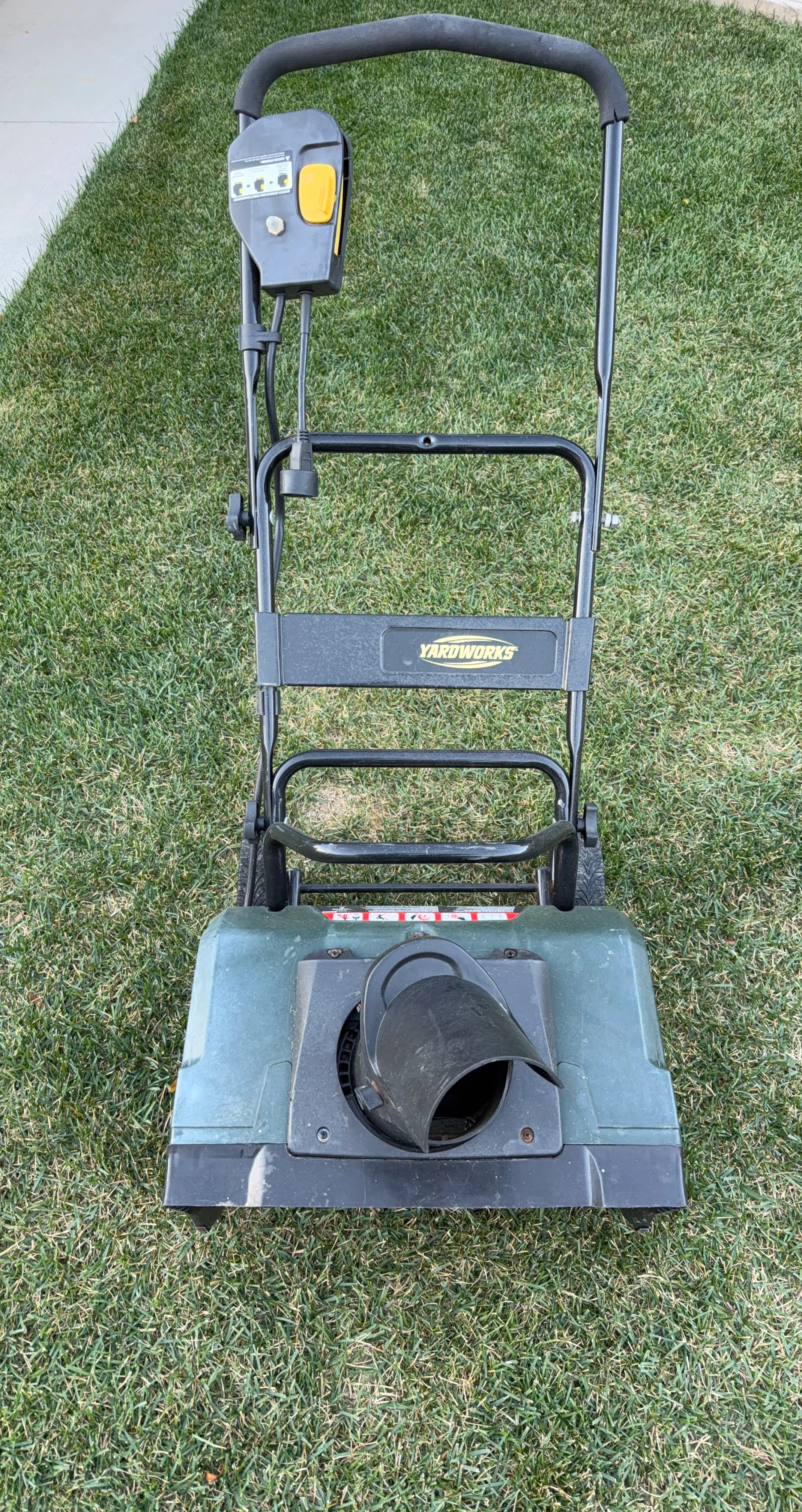 Yardworks Electric Snow Thrower