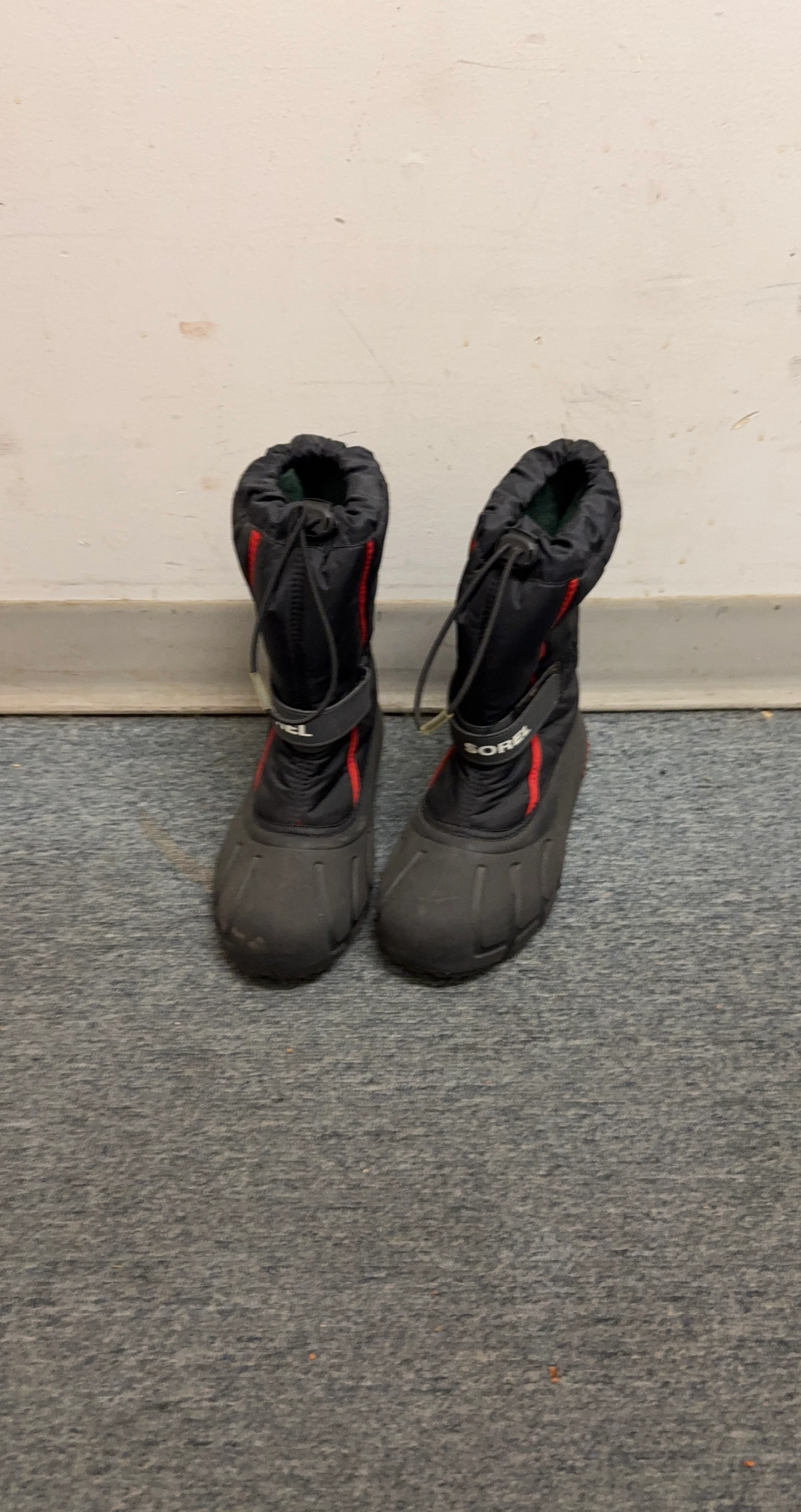 Sorel Winter Boots Black and Red