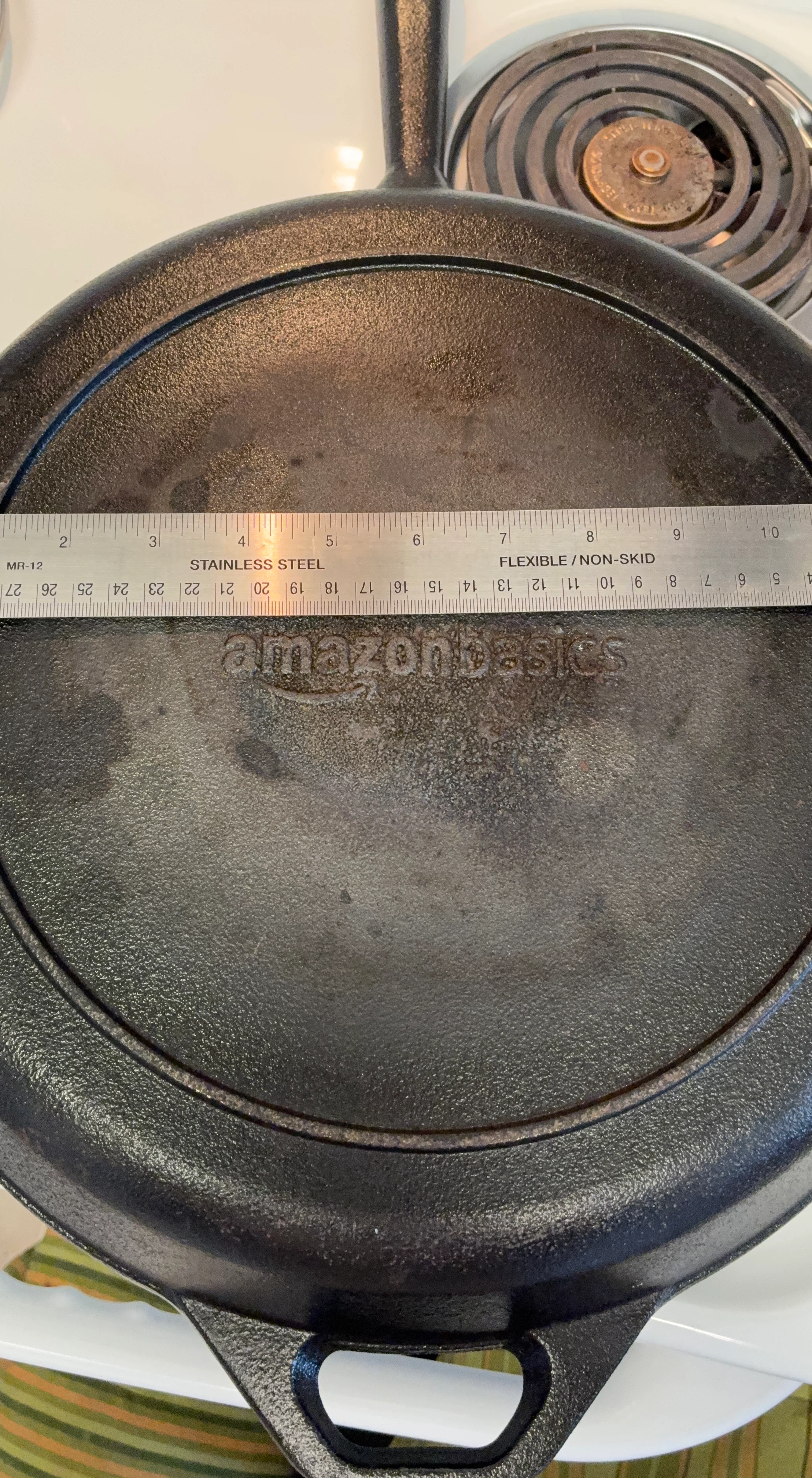 AmazonBasics Cast Iron Skillet