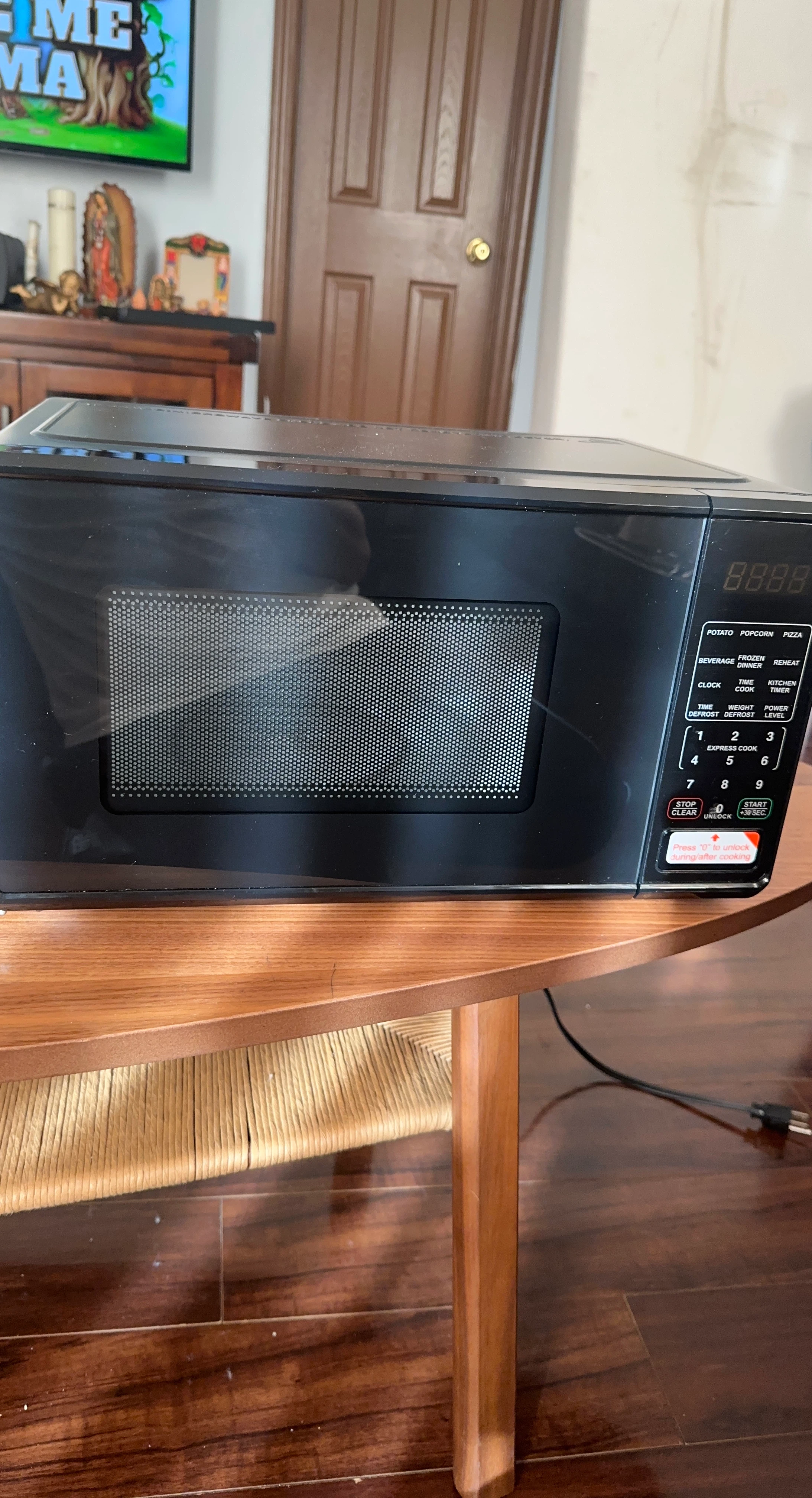 Black Countertop Microwave 700 Watts