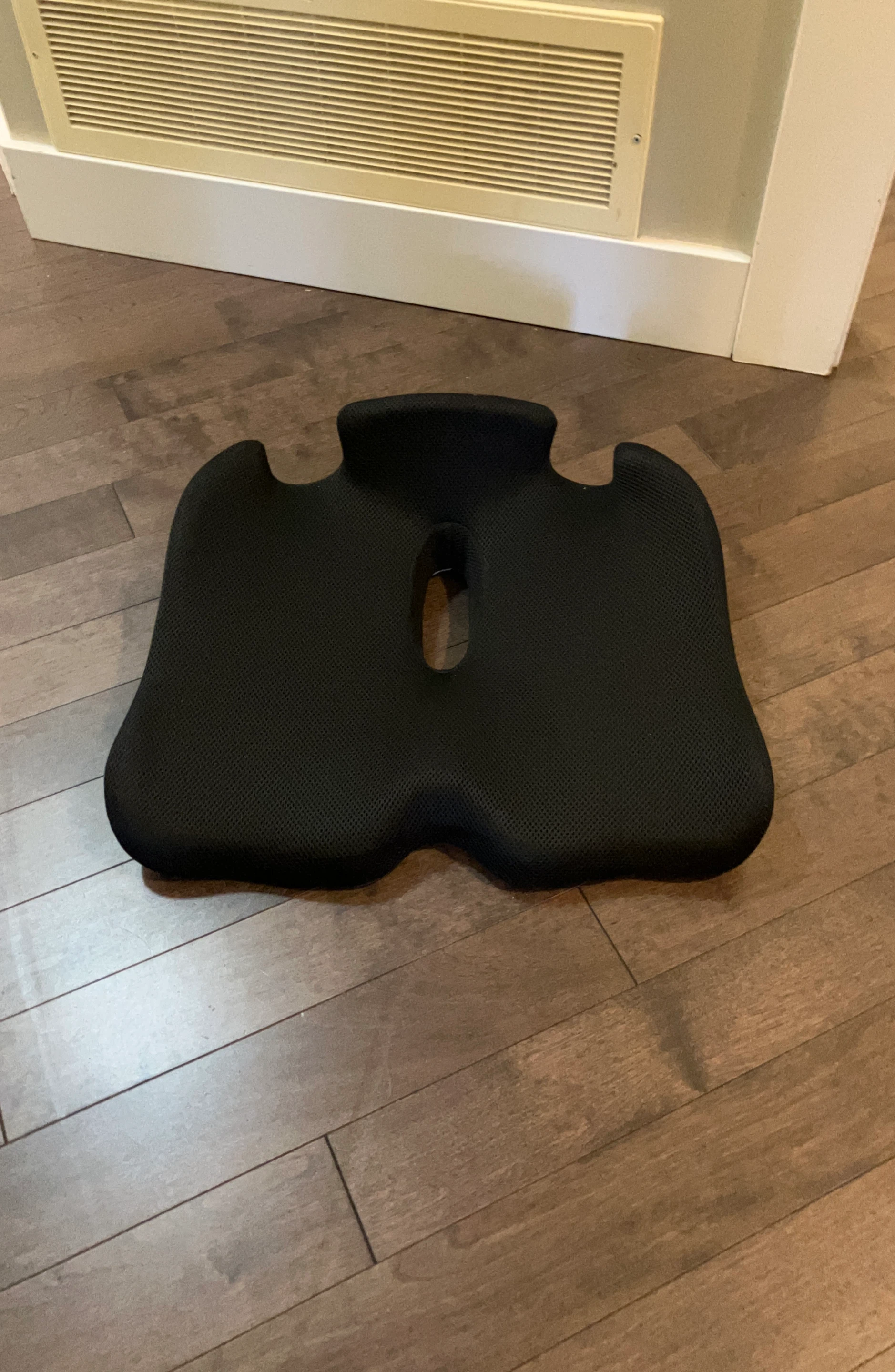 Black Ergonomic Seat Cushion