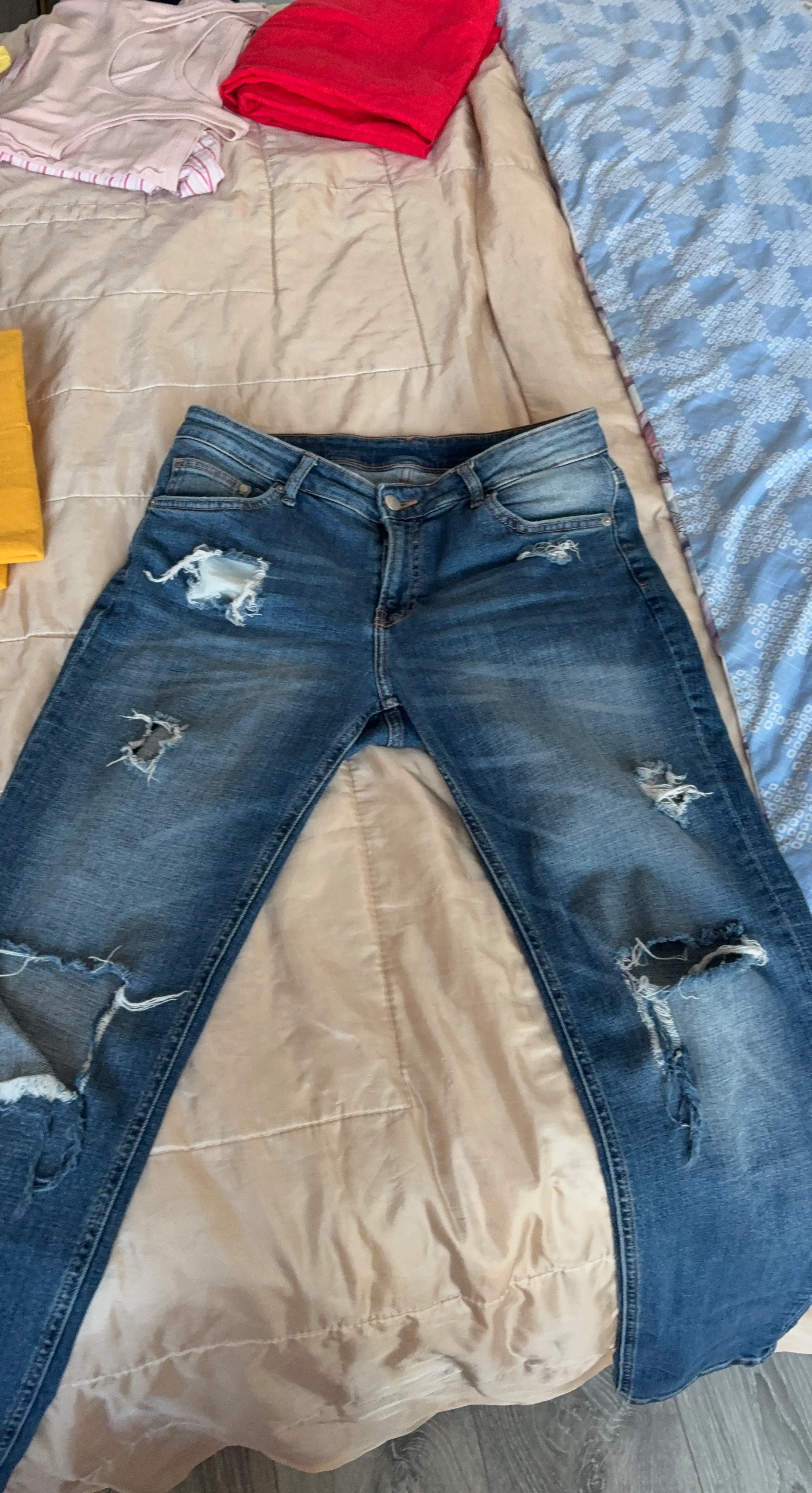 H&M Girlfriend Fit Distressed Denim Jeans - Size 6