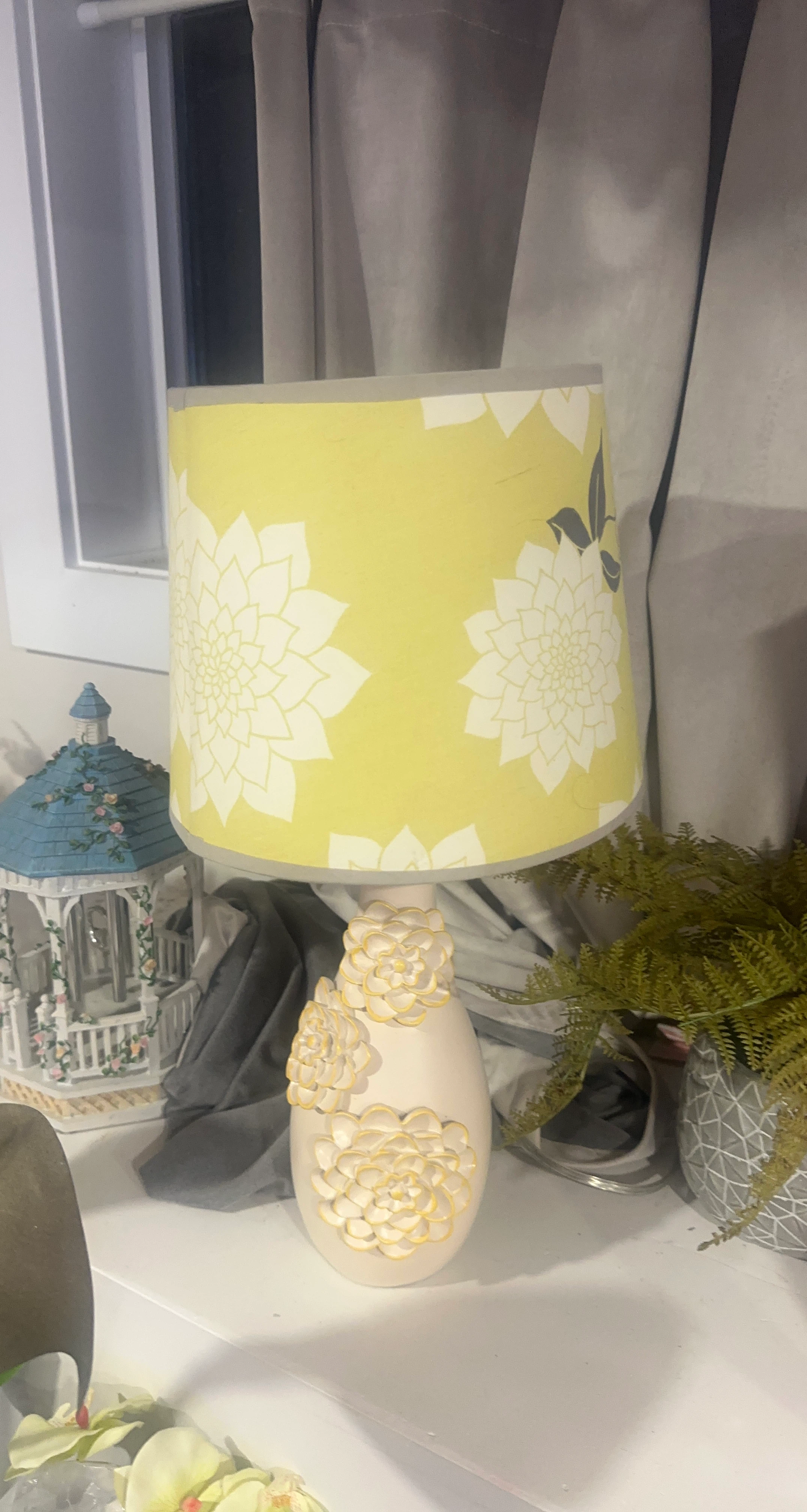Farallon Brands Floral Table Lamp