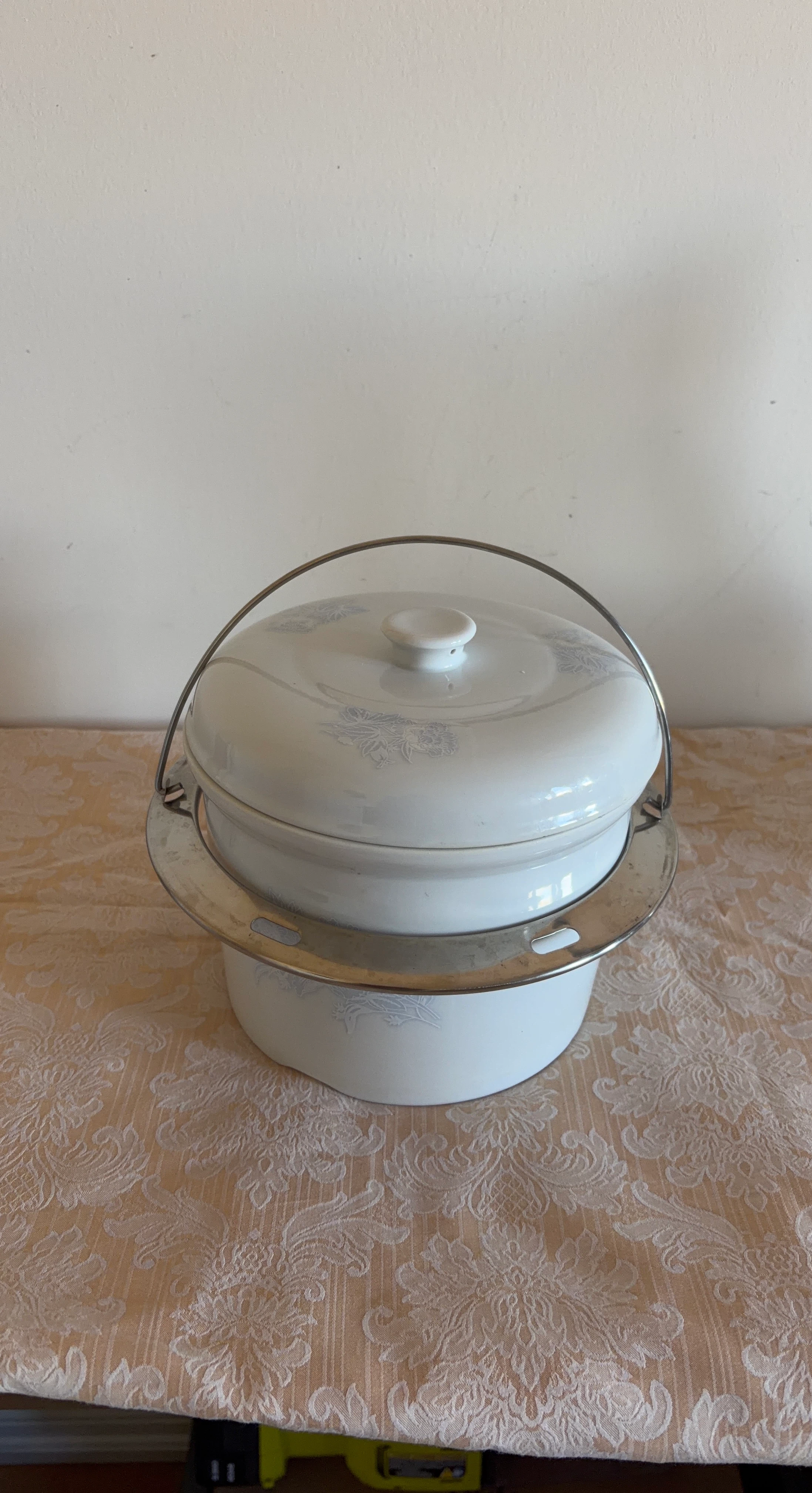 Vintage Floral Enamelware Casserole Dish