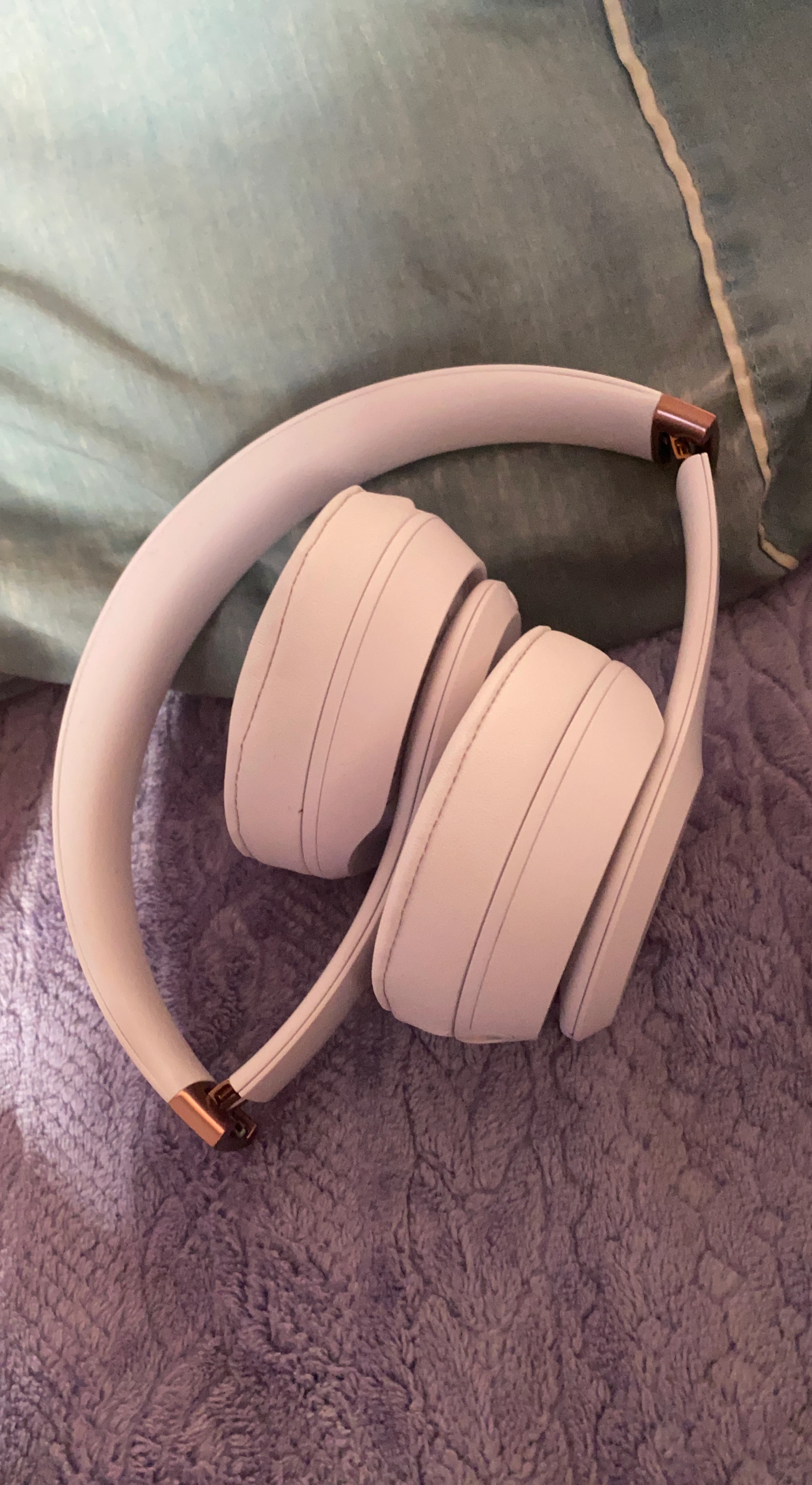 Beats Studio3 Wireless Headphones - White
